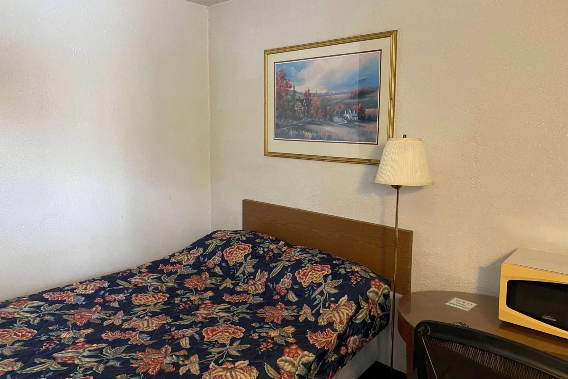 Super 8 by Wyndham Rockford South property views in Rockford, IL — gallery photo 3