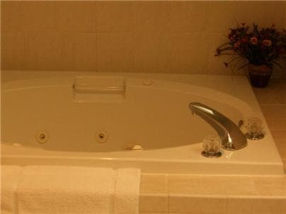 Maron Hotel & Suites gallery photo in Danbury, CT — image 16
