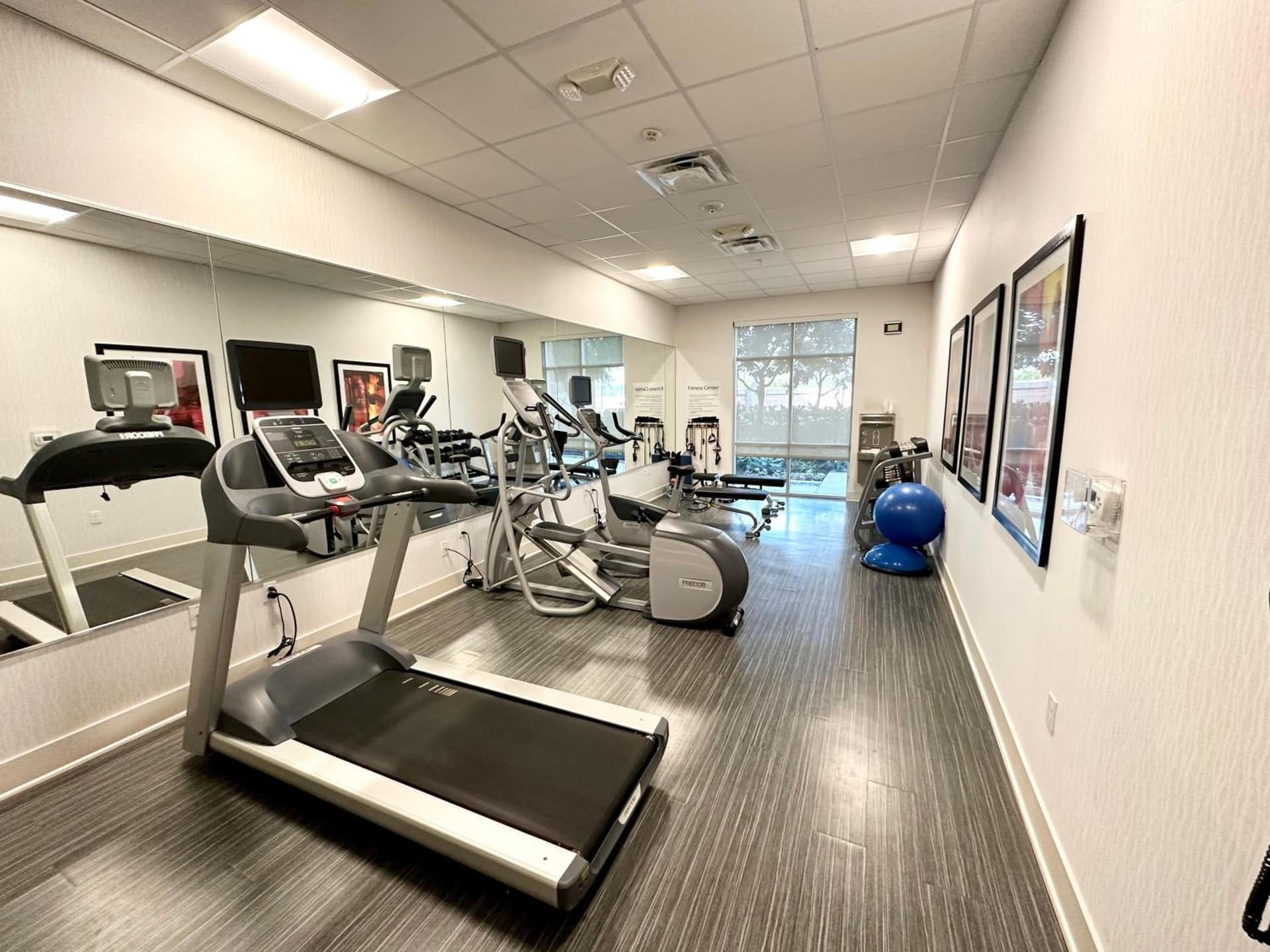 Holiday Inn Express & Suites Anaheim Resort Area by IHG gallery photo in Anaheim, CA — image 46