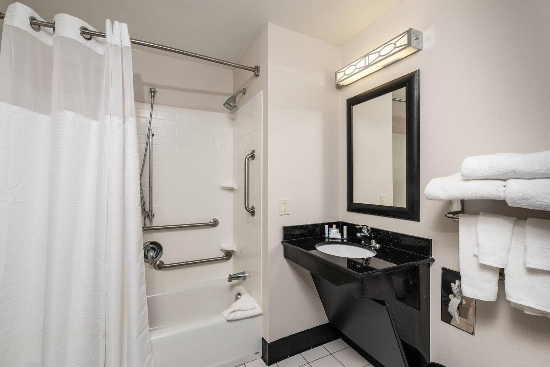 Fairfield Inn & Suites by Marriott Philadelphia Valley Forge/Great Valley gallery photo in Berwyn, PA — image 49
