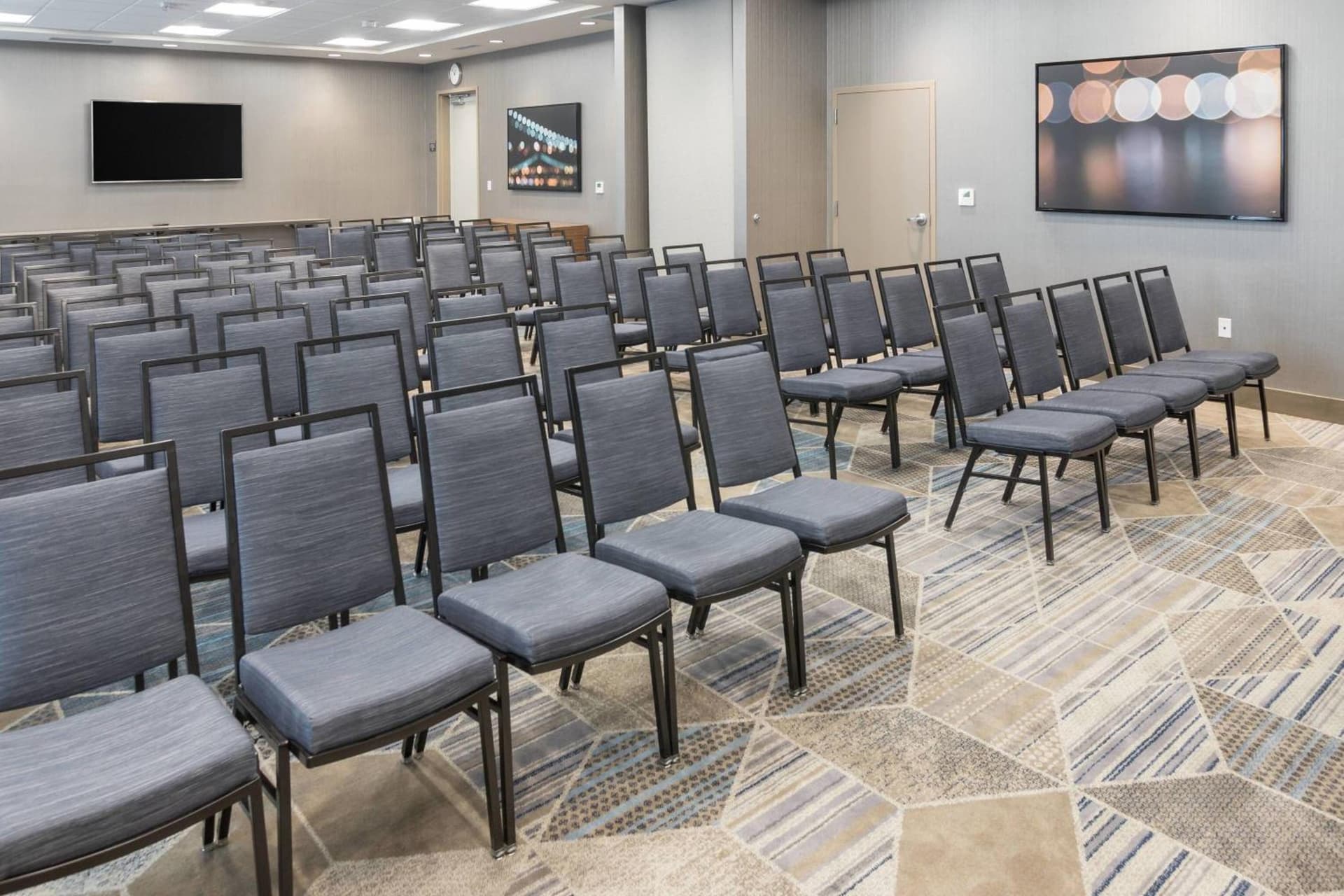 Fairfield Inn & Suites by Marriott San Jose North/Silicon Valley interior in San Jose, CA — gallery photo 2