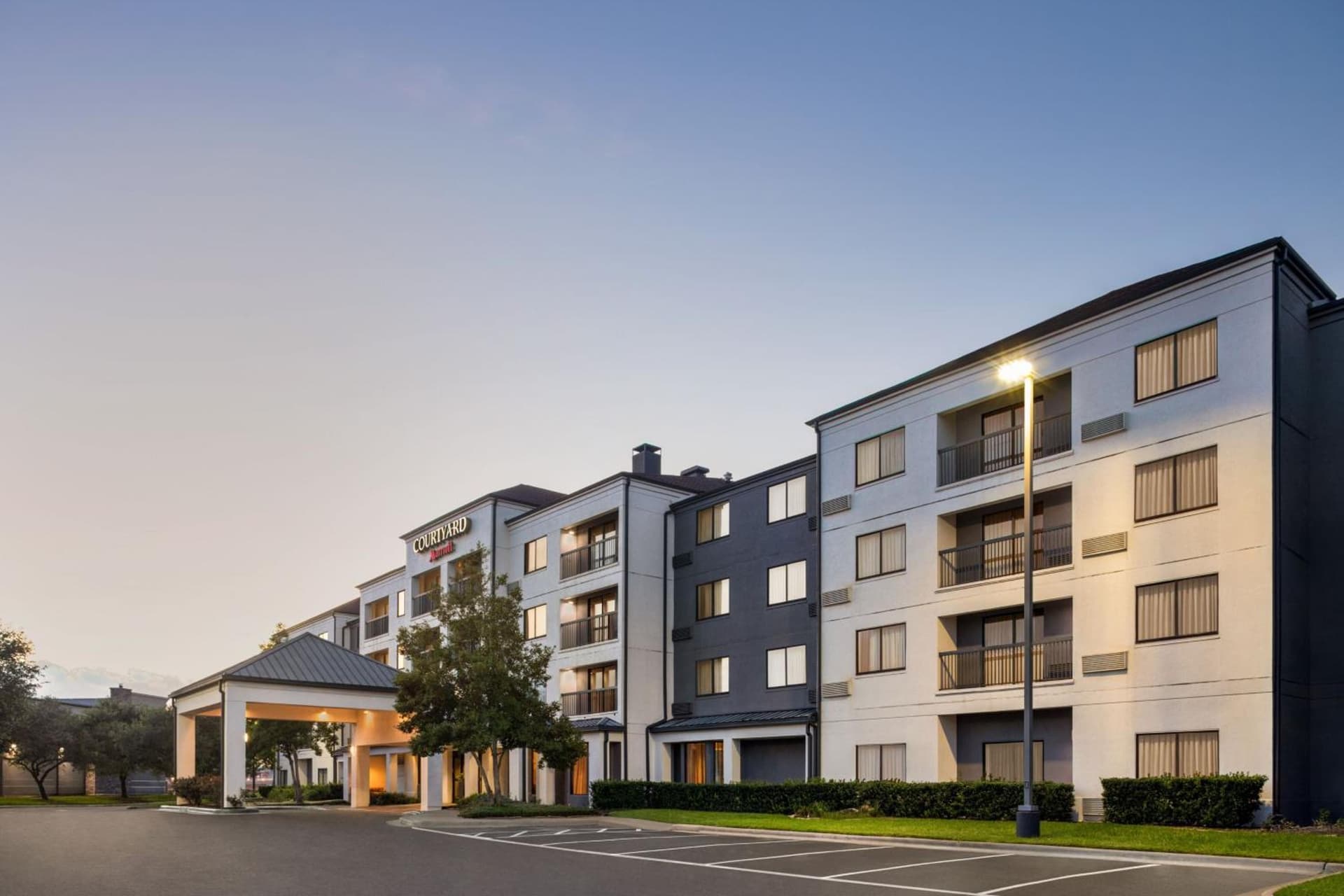 Courtyard Houston Sugar Land/Stafford featured exterior or lobby in Stafford, TX — similar hotel