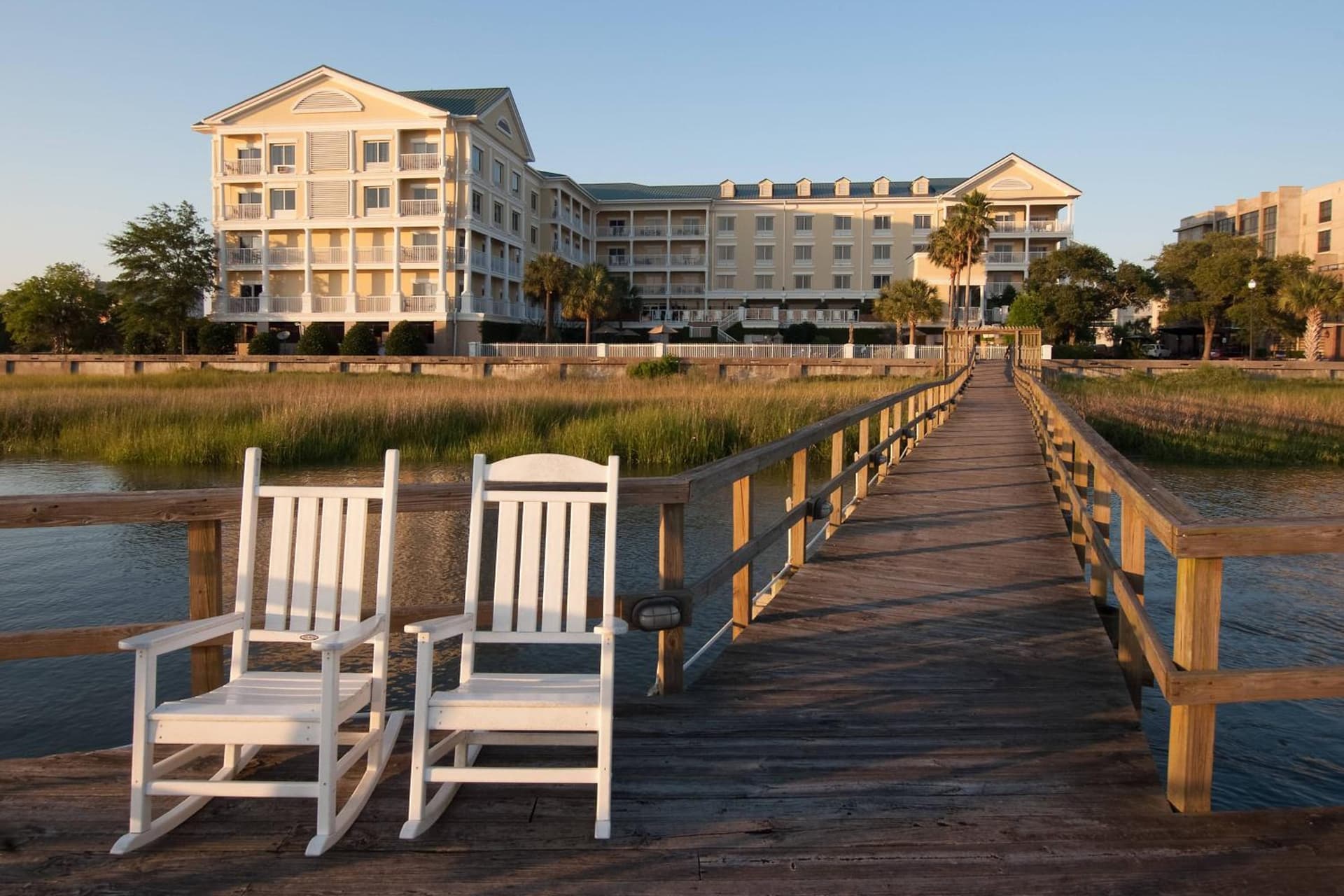 Courtyard Charleston Waterfront interior in Charleston, SC — gallery photo 2
