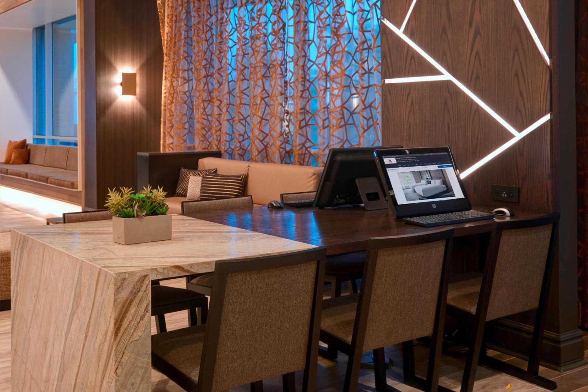 Chicago Marriott Southwest at Burr Ridge property views in Burr Ridge, IL — gallery photo 3