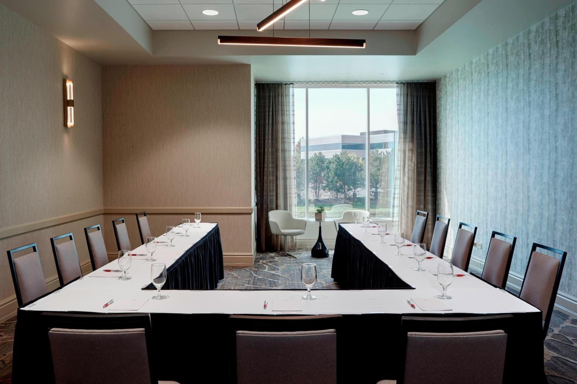 Chicago Marriott Southwest at Burr Ridge gallery photo in Burr Ridge, IL — image 5