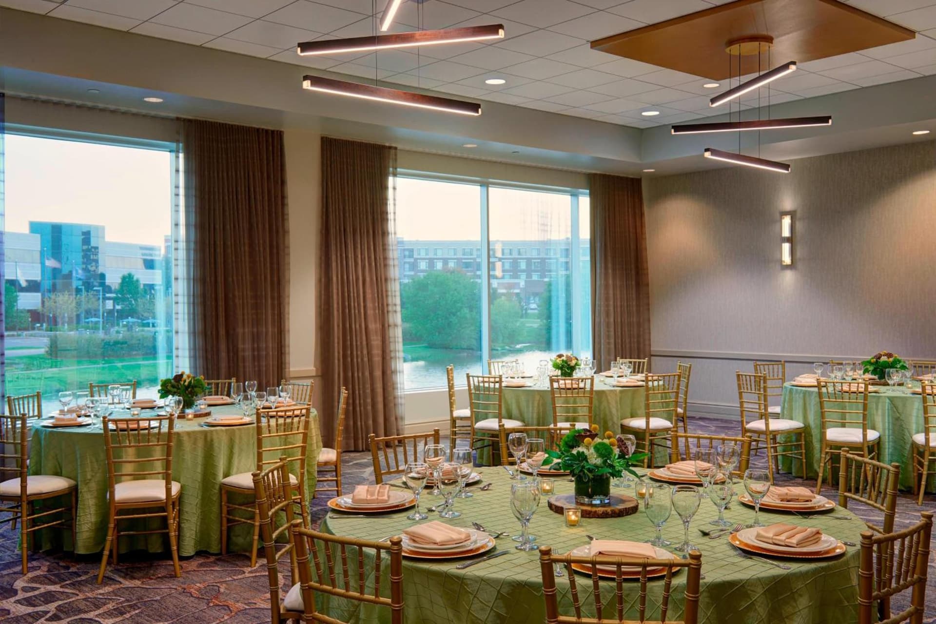 Chicago Marriott Southwest at Burr Ridge gallery photo in Burr Ridge, IL — image 9