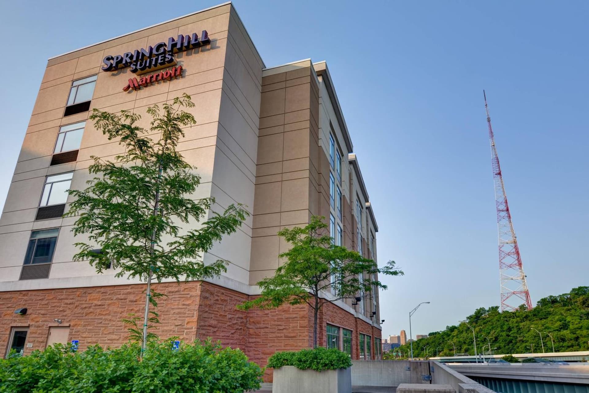 SpringHill Suites by Marriott Cincinnati Midtown interior in Cincinnati, OH — gallery photo 2