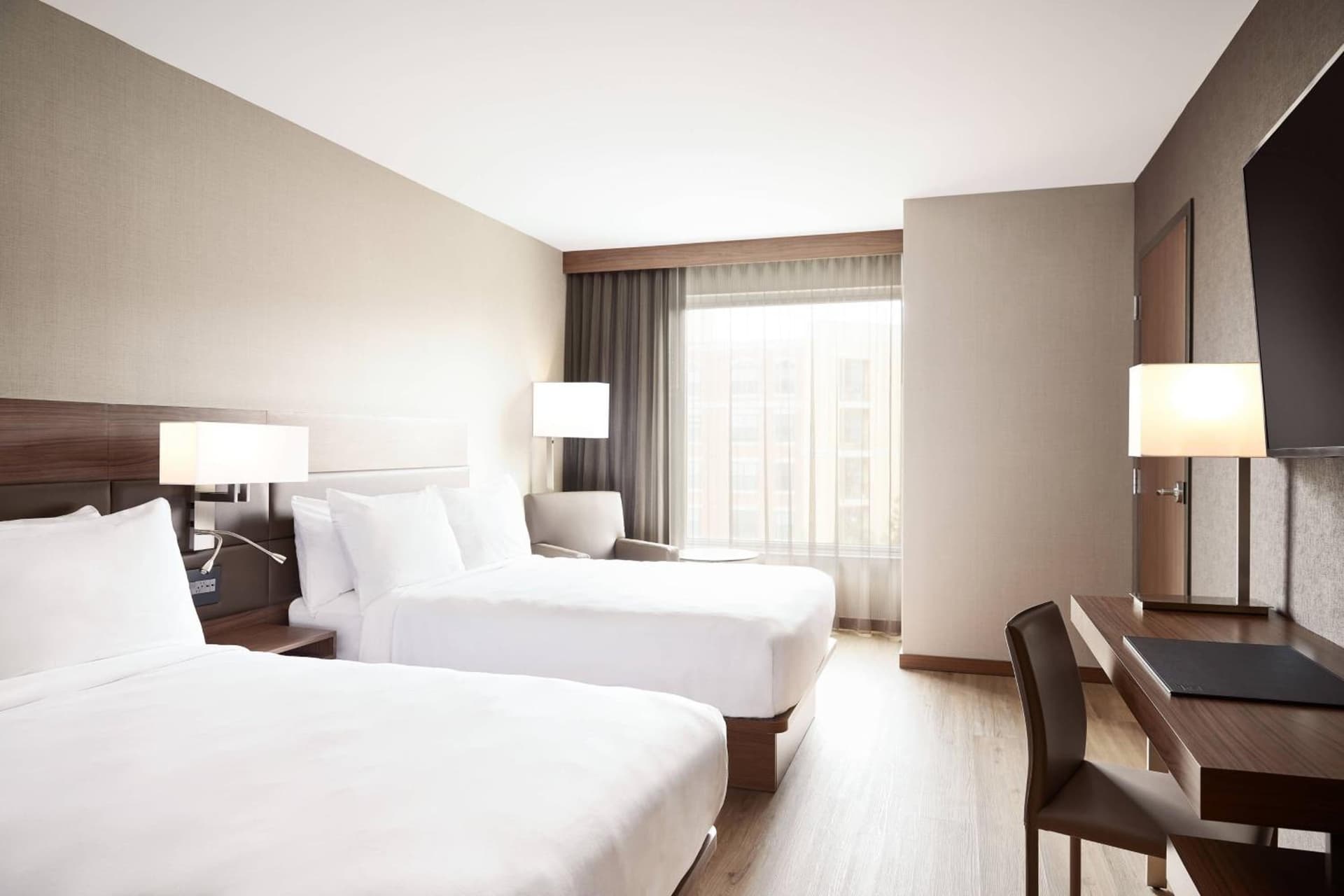 AC Hotel by Marriott Atlanta Perimeter gallery photo in Atlanta, GA — image 32