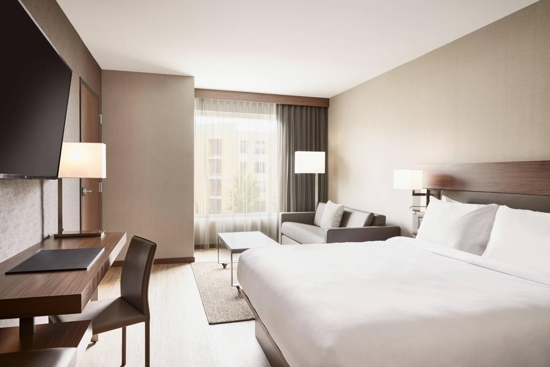 AC Hotel by Marriott Atlanta Perimeter gallery photo in Atlanta, GA — image 19