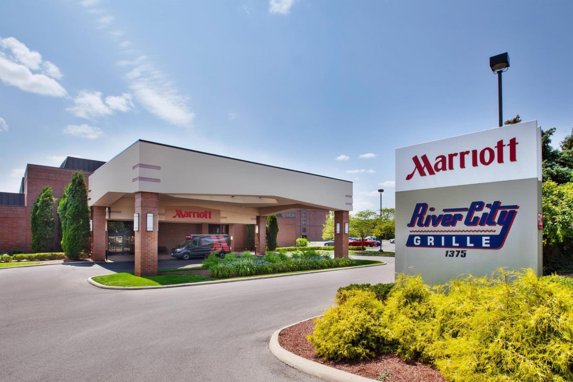 Columbus Airport Marriott featured exterior or lobby in Columbus, OH — similar hotel