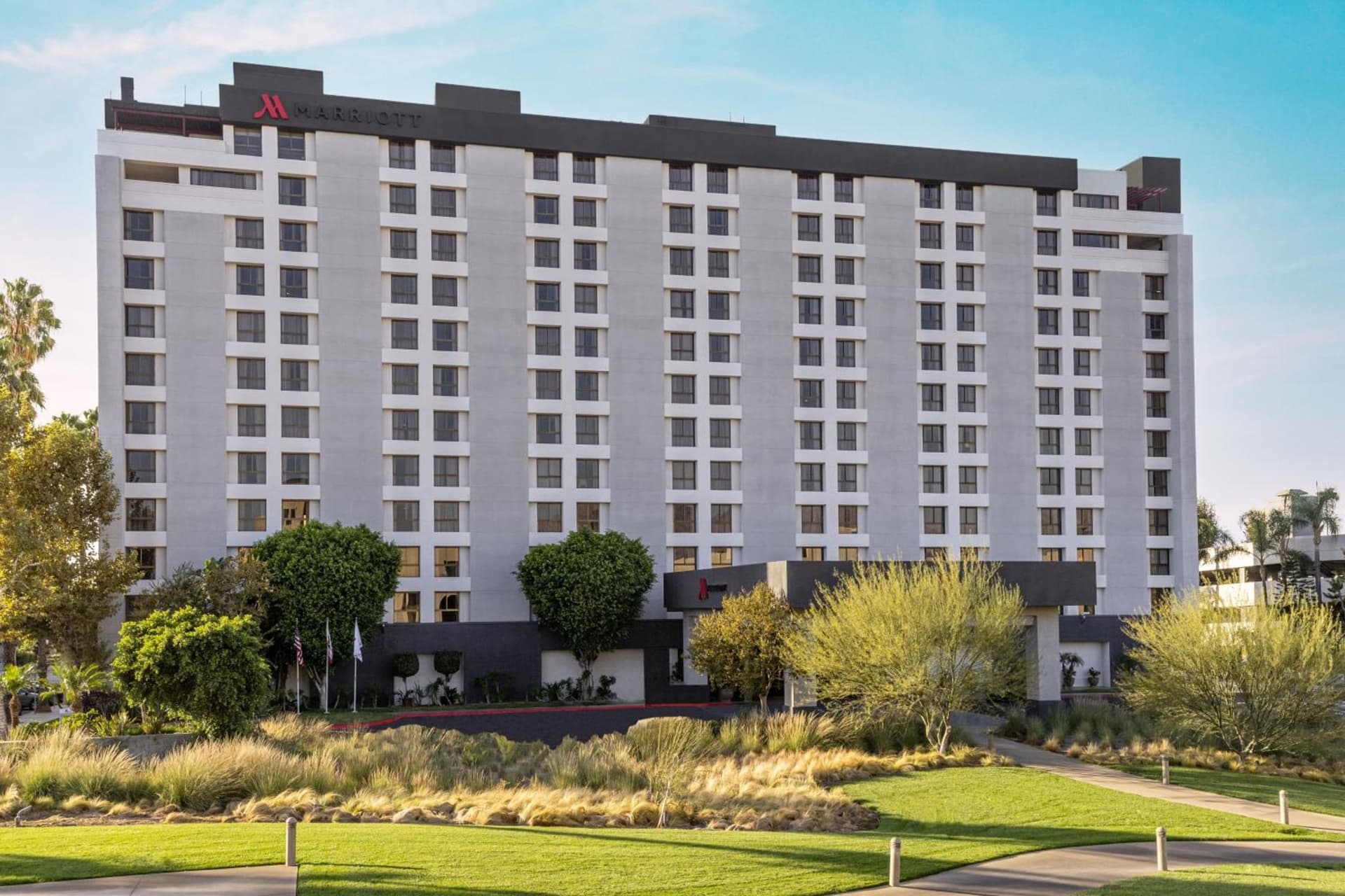 Marriott Riverside at the Convention Center property views in Riverside, CA — gallery photo 3