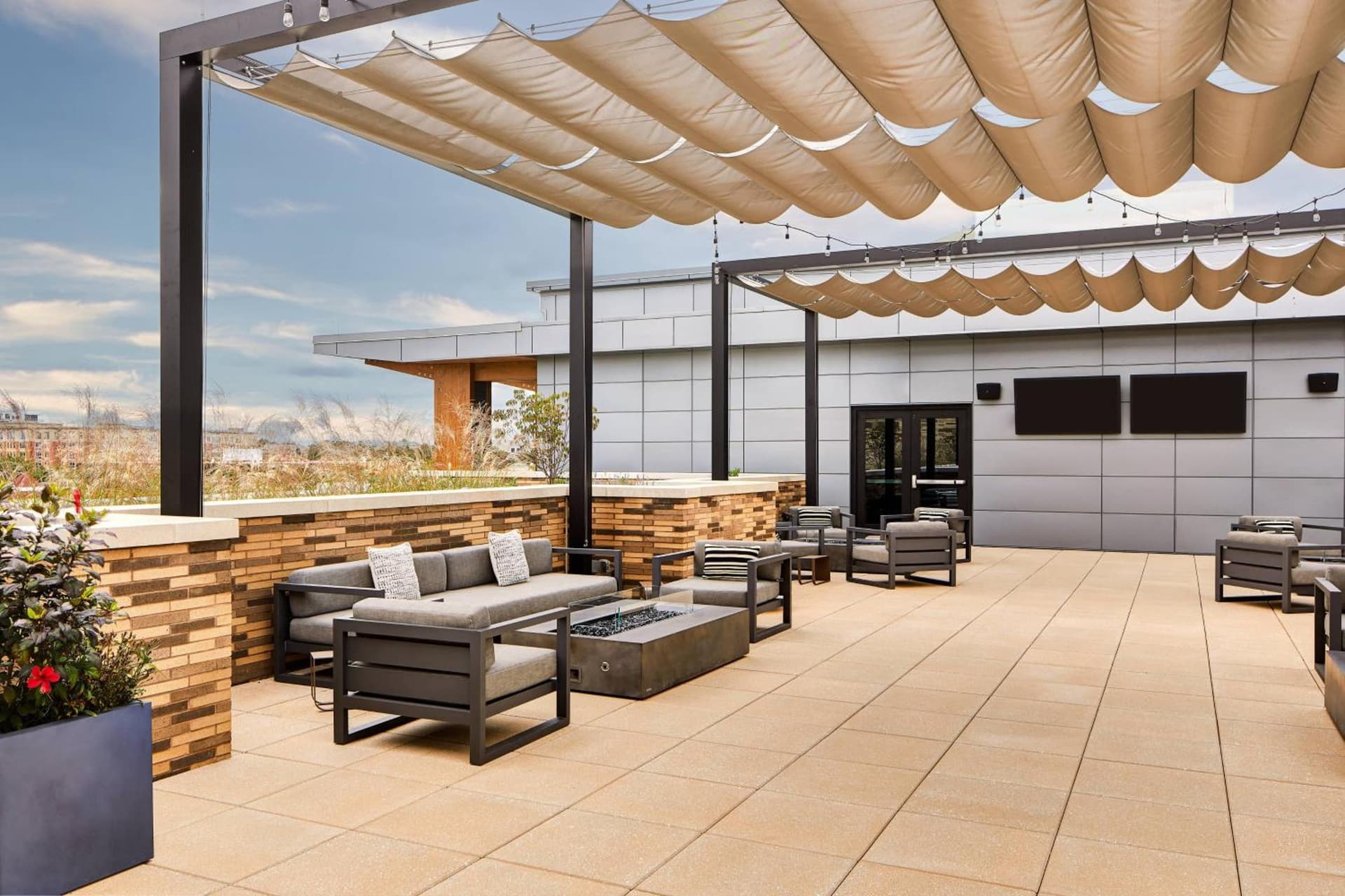 AC Hotel by Marriott Charlotte SouthPark gallery photo in Charlotte, NC — image 15