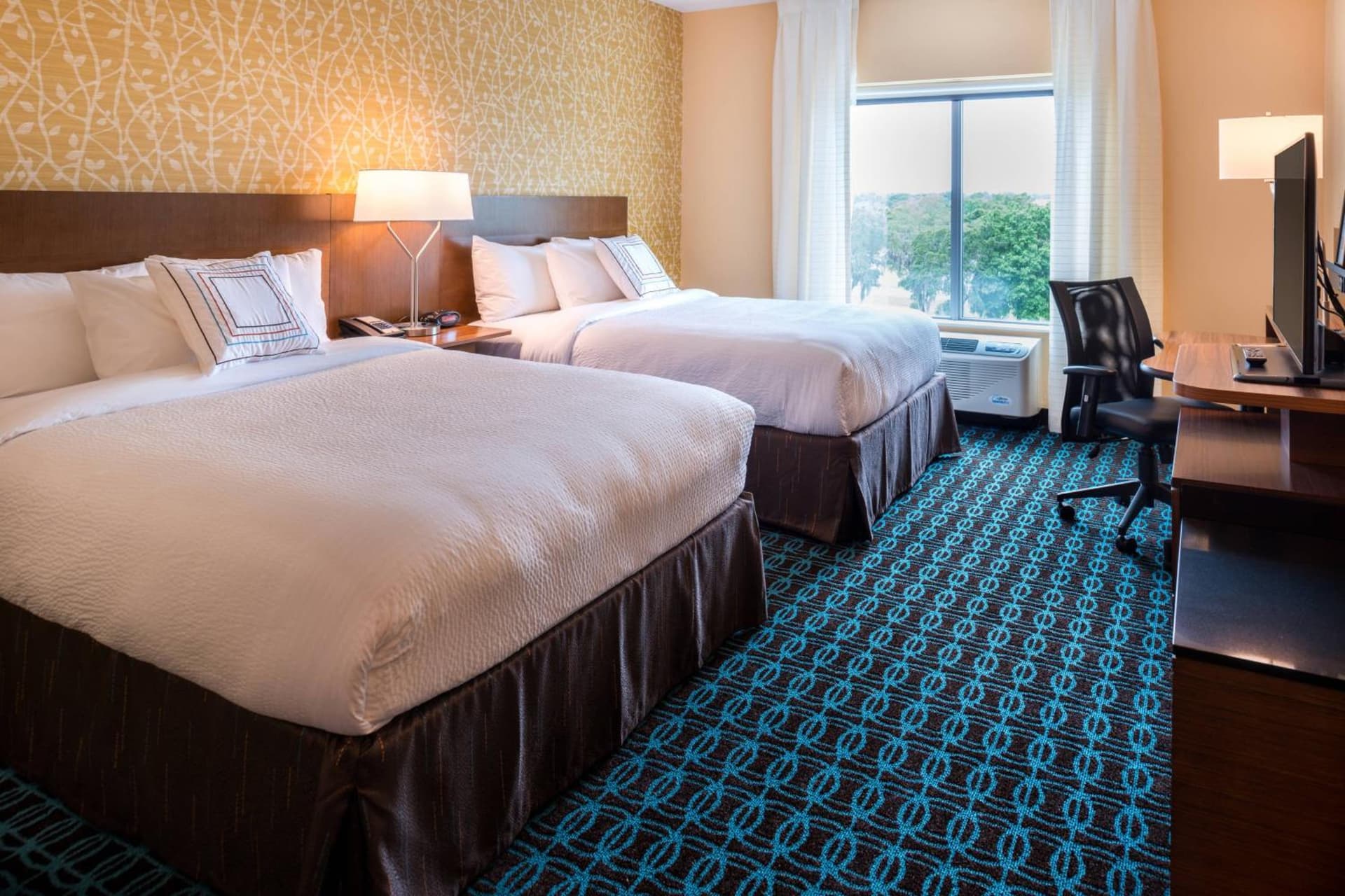 Fairfield Inn & Suites by Marriott Orlando East/UCF Area interior in Orlando, FL — gallery photo 2