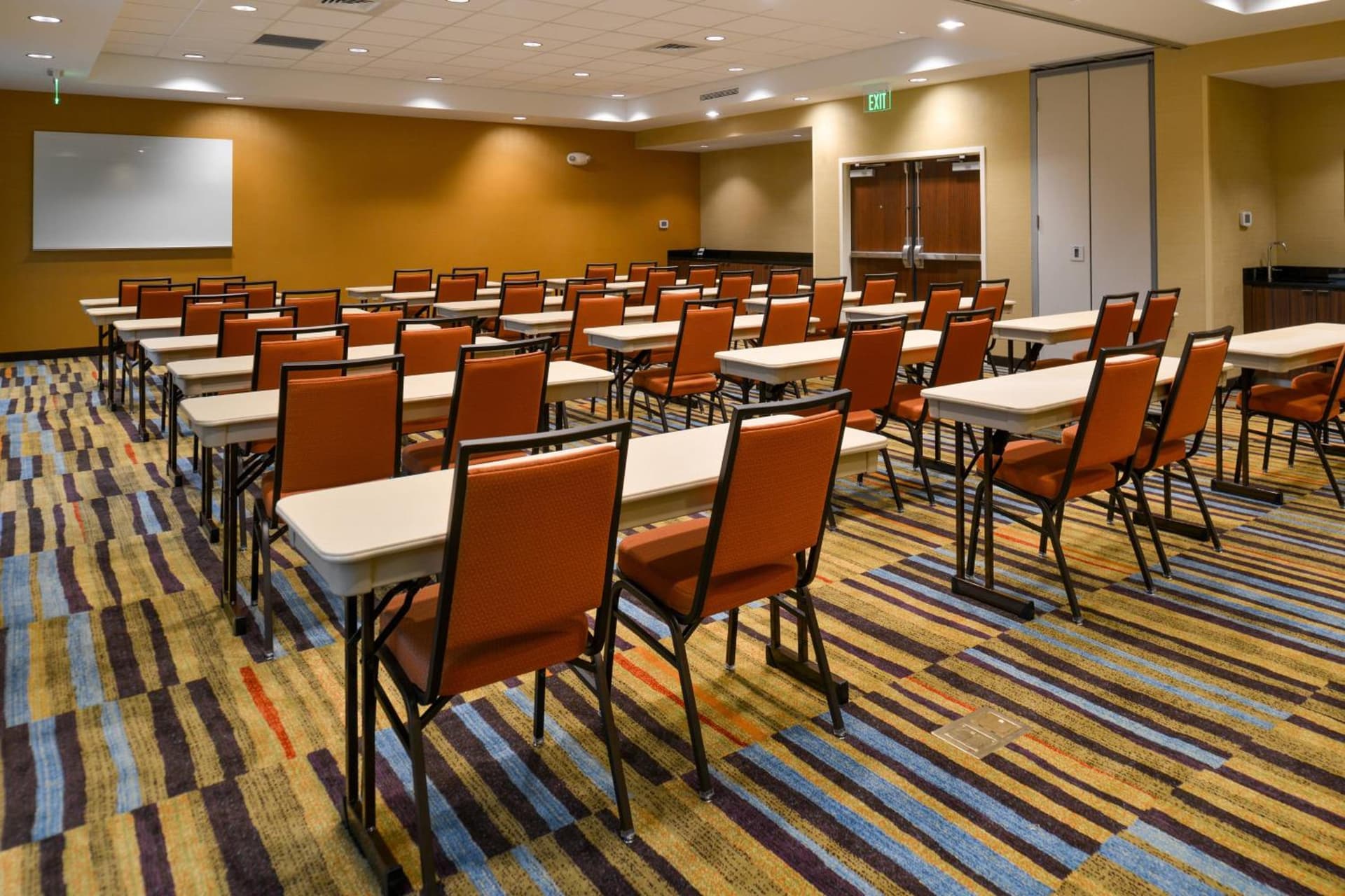 Fairfield Inn & Suites by Marriott Orlando East/UCF Area gallery photo in Orlando, FL — image 10