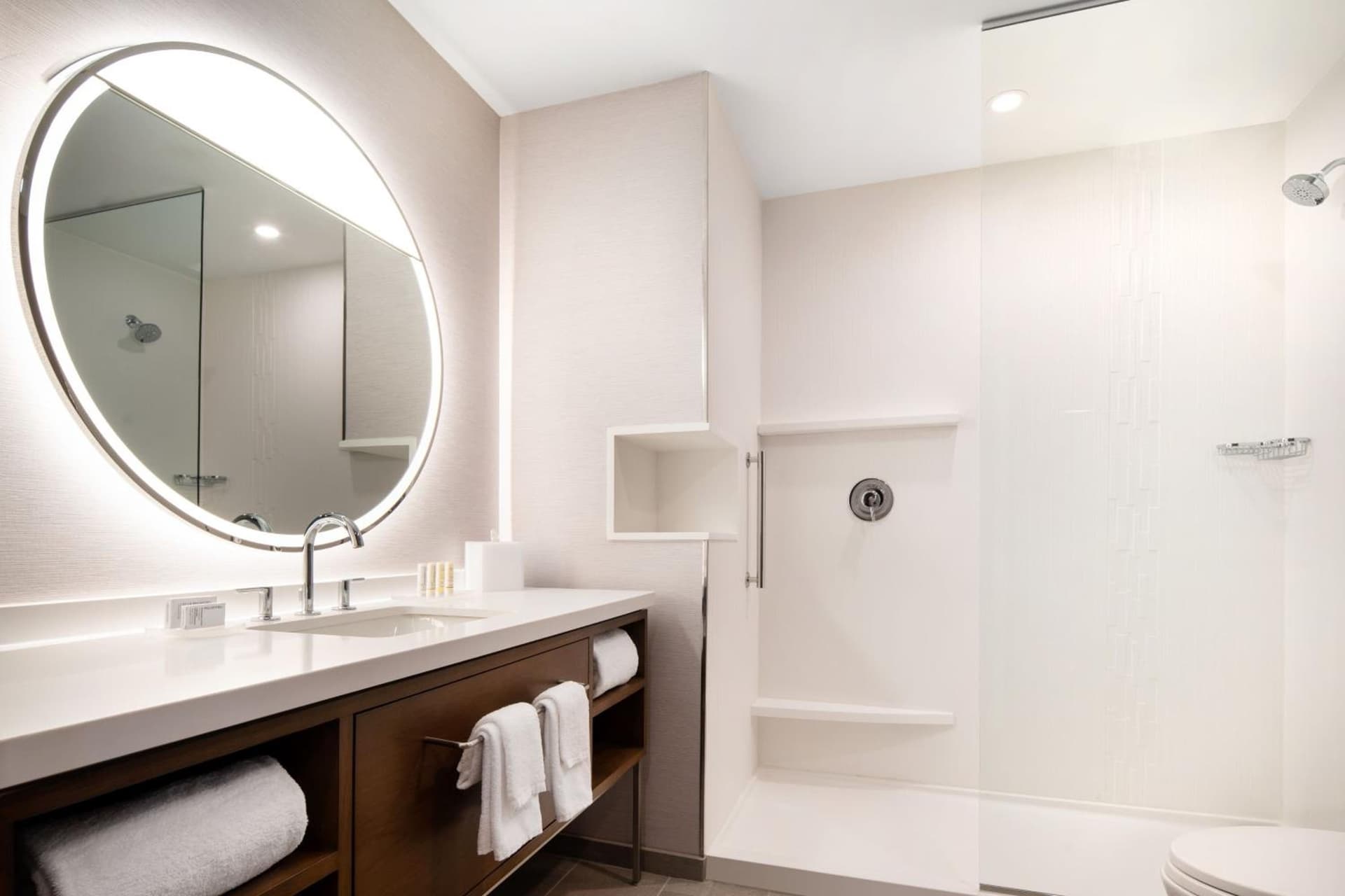 Courtyard by Marriott Fresno Clovis gallery photo in Clovis, CA — image 5