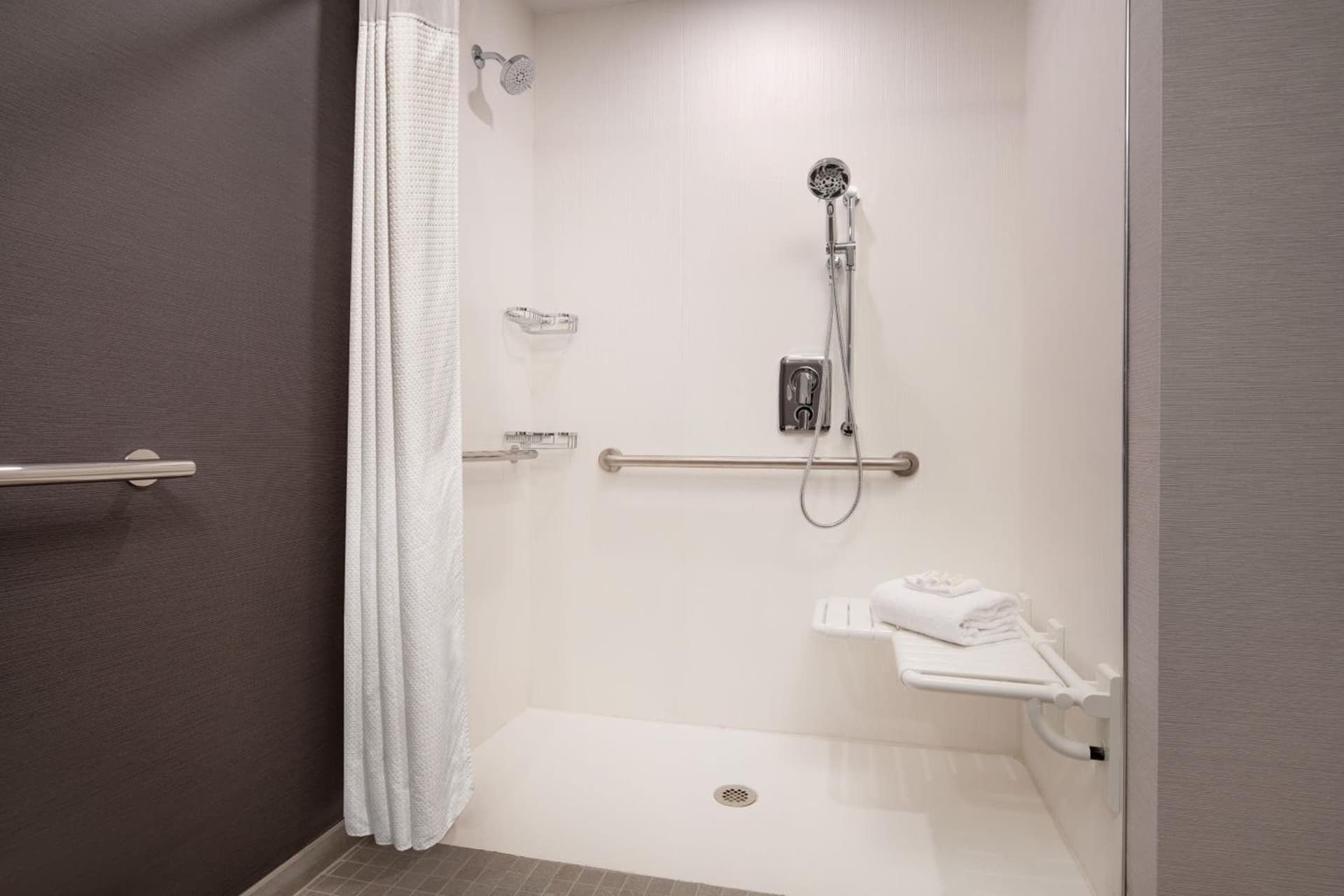Courtyard by Marriott Fresno Clovis gallery photo in Clovis, CA — image 12
