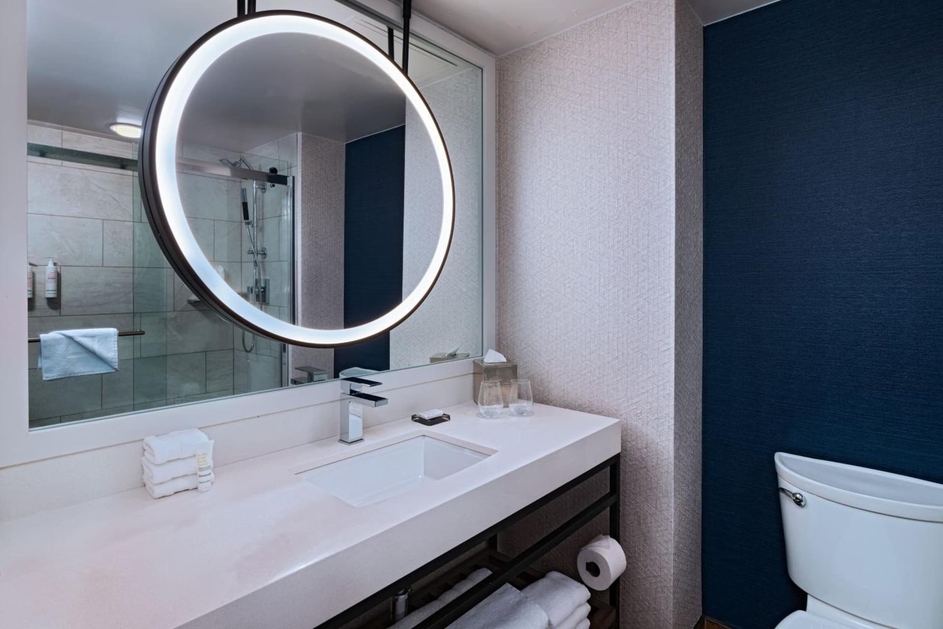 The Woodlands Waterway Marriott Hotel and Convention Center interior in The Woodlands, TX — gallery photo 2
