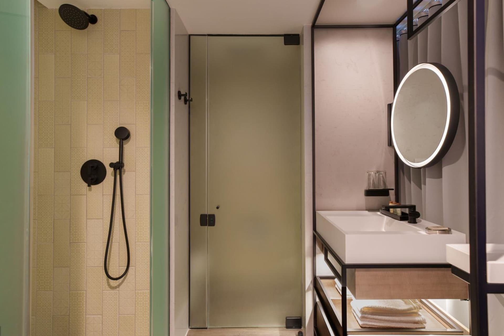 Renaissance New York Flushing Hotel at Tangram gallery photo in Queens, NY — image 15