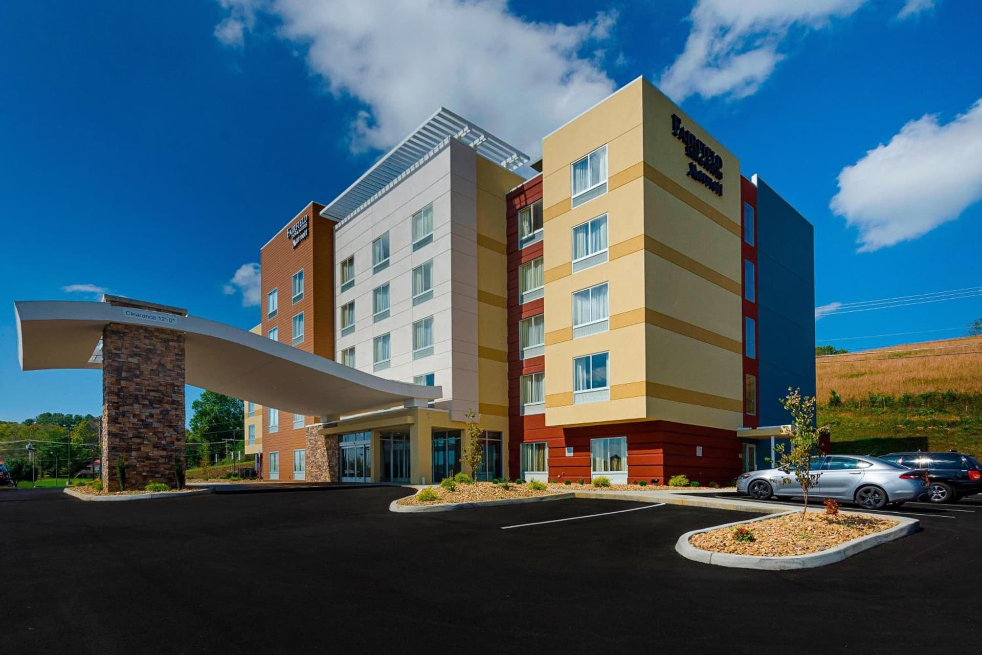 Fairfield Inn & Suites by Marriott Abingdon interior in Abingdon, VA — gallery photo 2