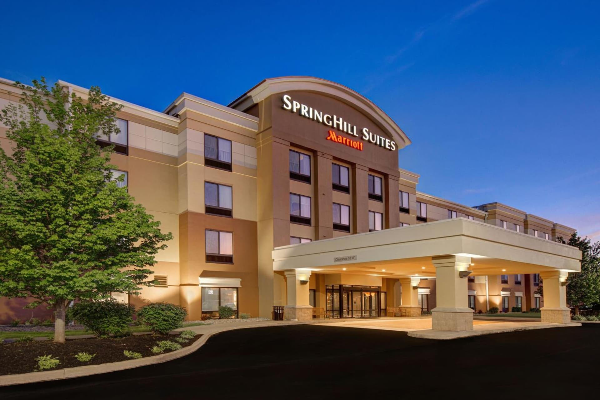SpringHill Suites By Marriott Erie interior in Erie, PA — gallery photo 2