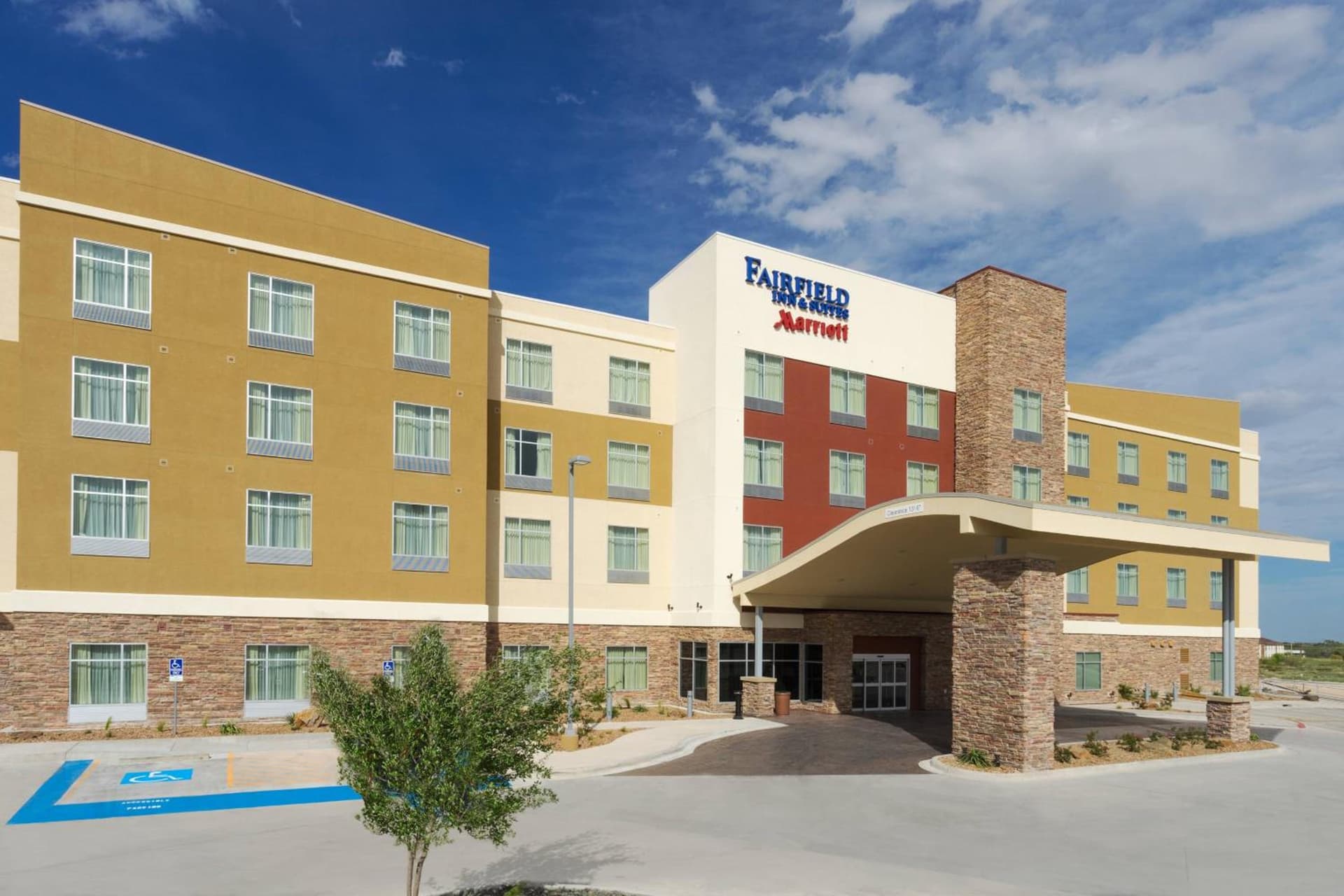 Fairfield Inn & Suites by Marriott Fort Stockton interior in Fort Stockton, TX — gallery photo 2