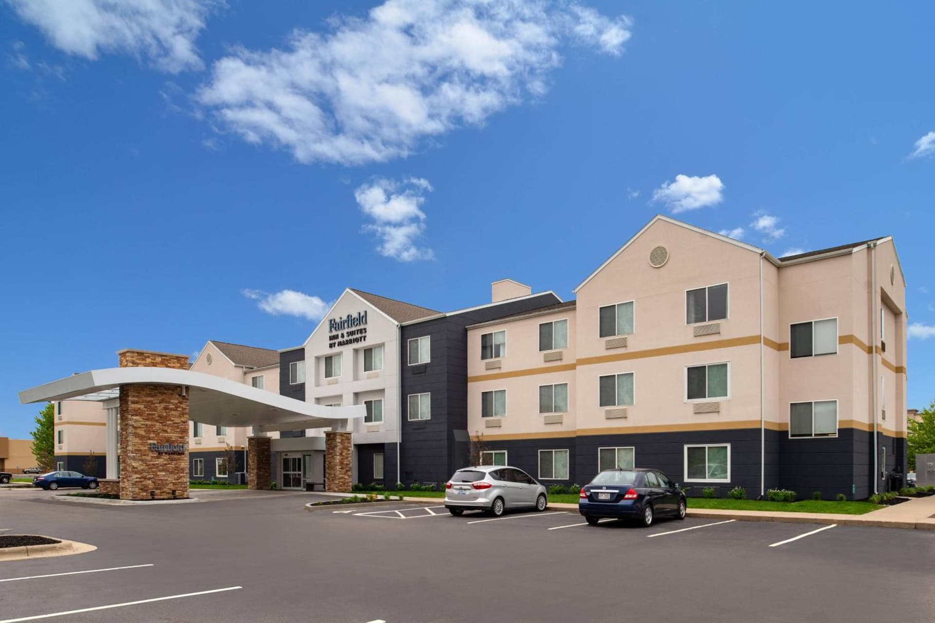Fairfield Inn and Suites Beloit property views in Beloit, WI — gallery photo 3