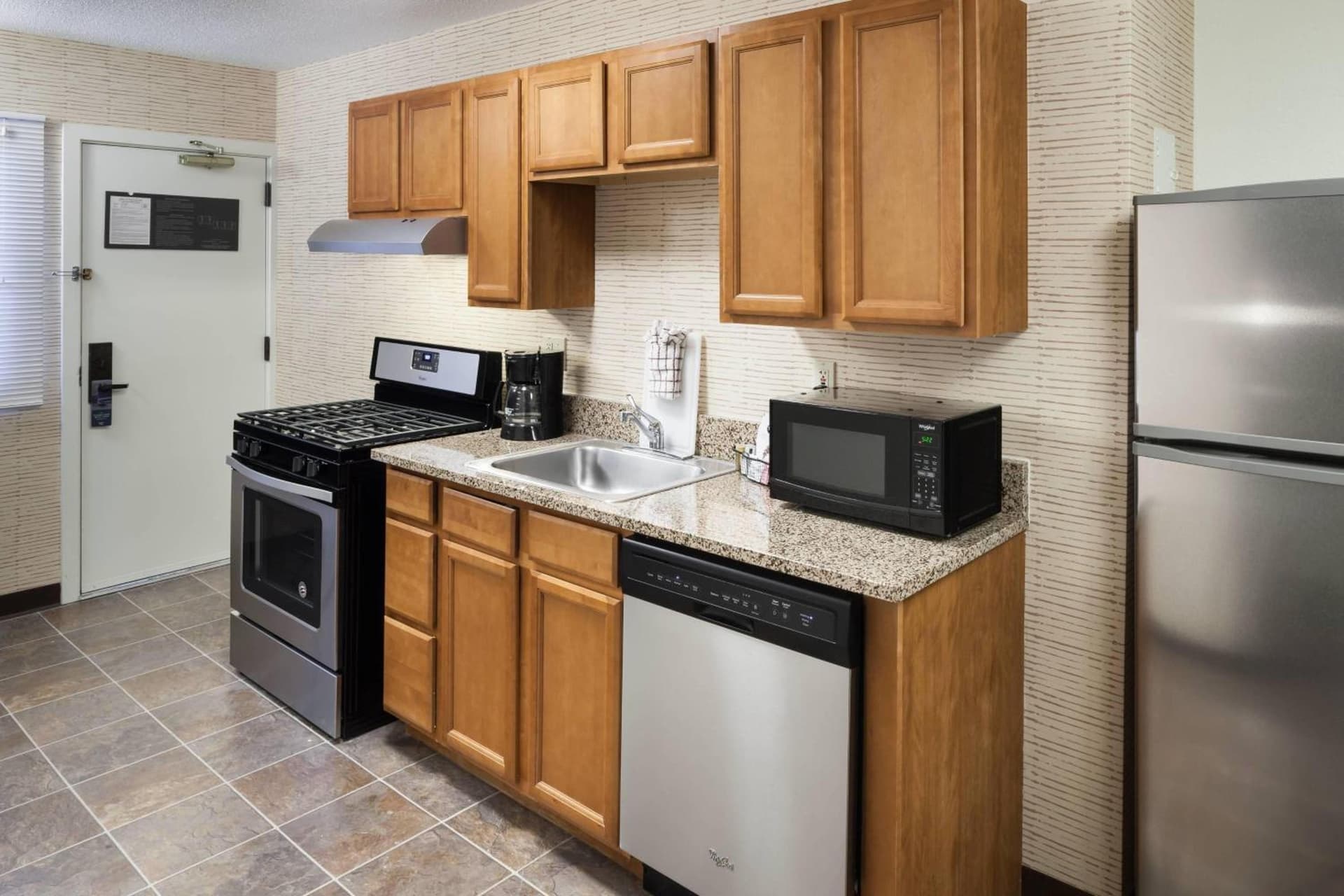 Residence Inn Kansas City Country Club Plaza interior in Kansas City, MO — gallery photo 2