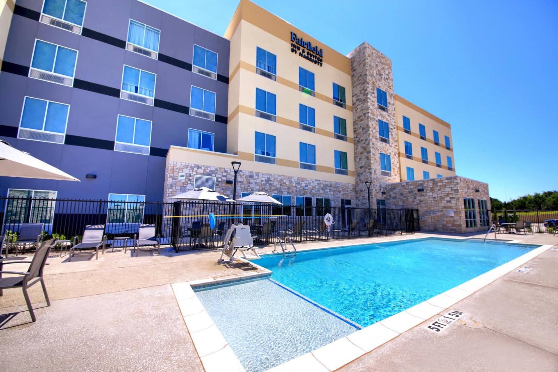 Fairfield Inn & Suites by Marriott Dallas Cedar Hill gallery photo in Cedar Hill, TX — image 7
