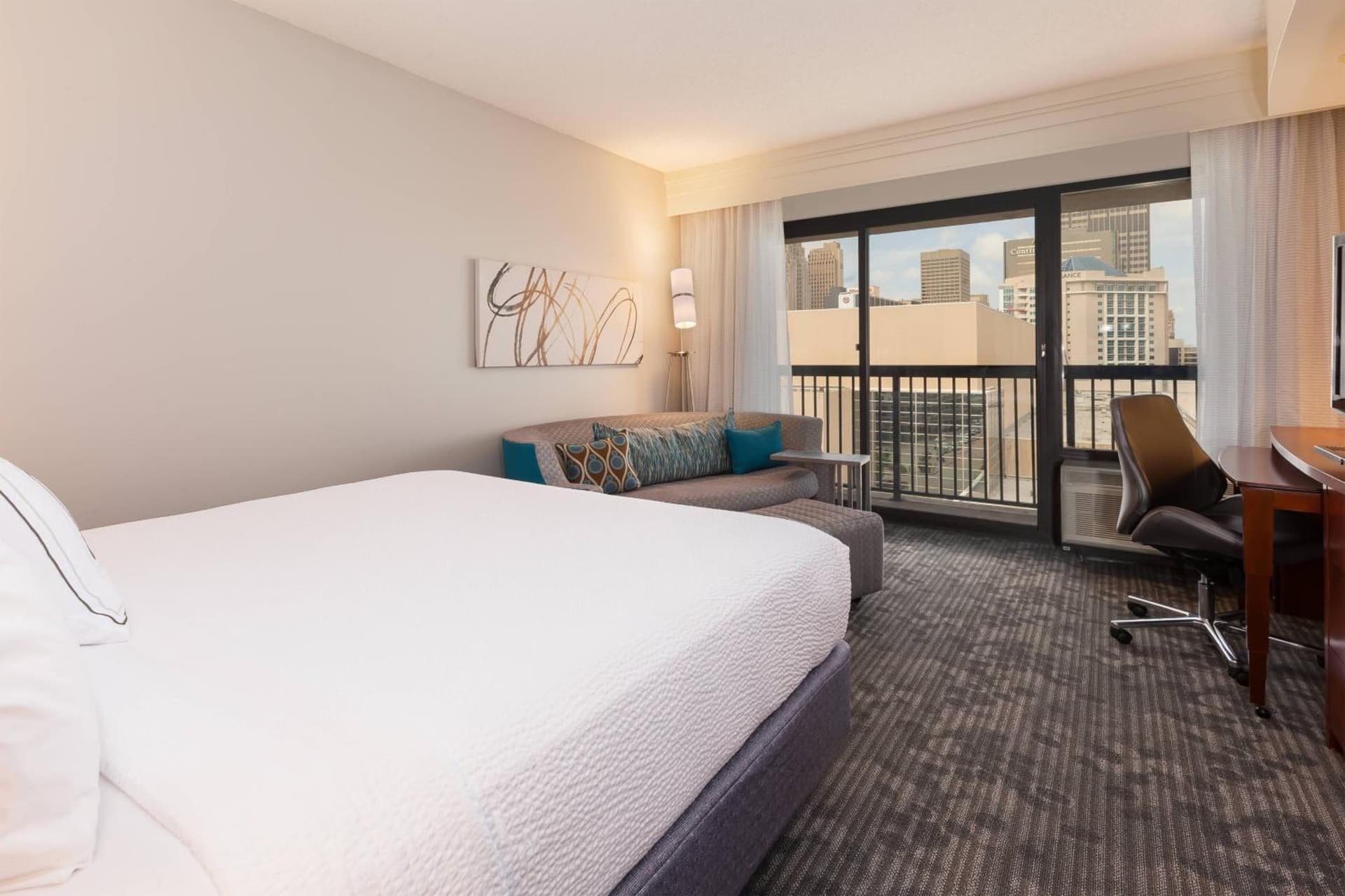 Courtyard by Marriott Oklahoma City Downtown interior in Oklahoma City, OK — gallery photo 2