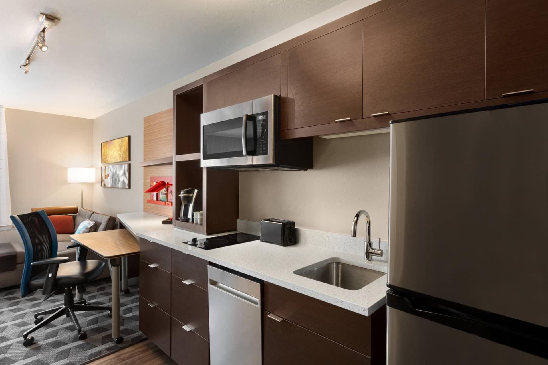TownePlace Suites Cedar Rapids Marion interior in Marion, IA — gallery photo 2