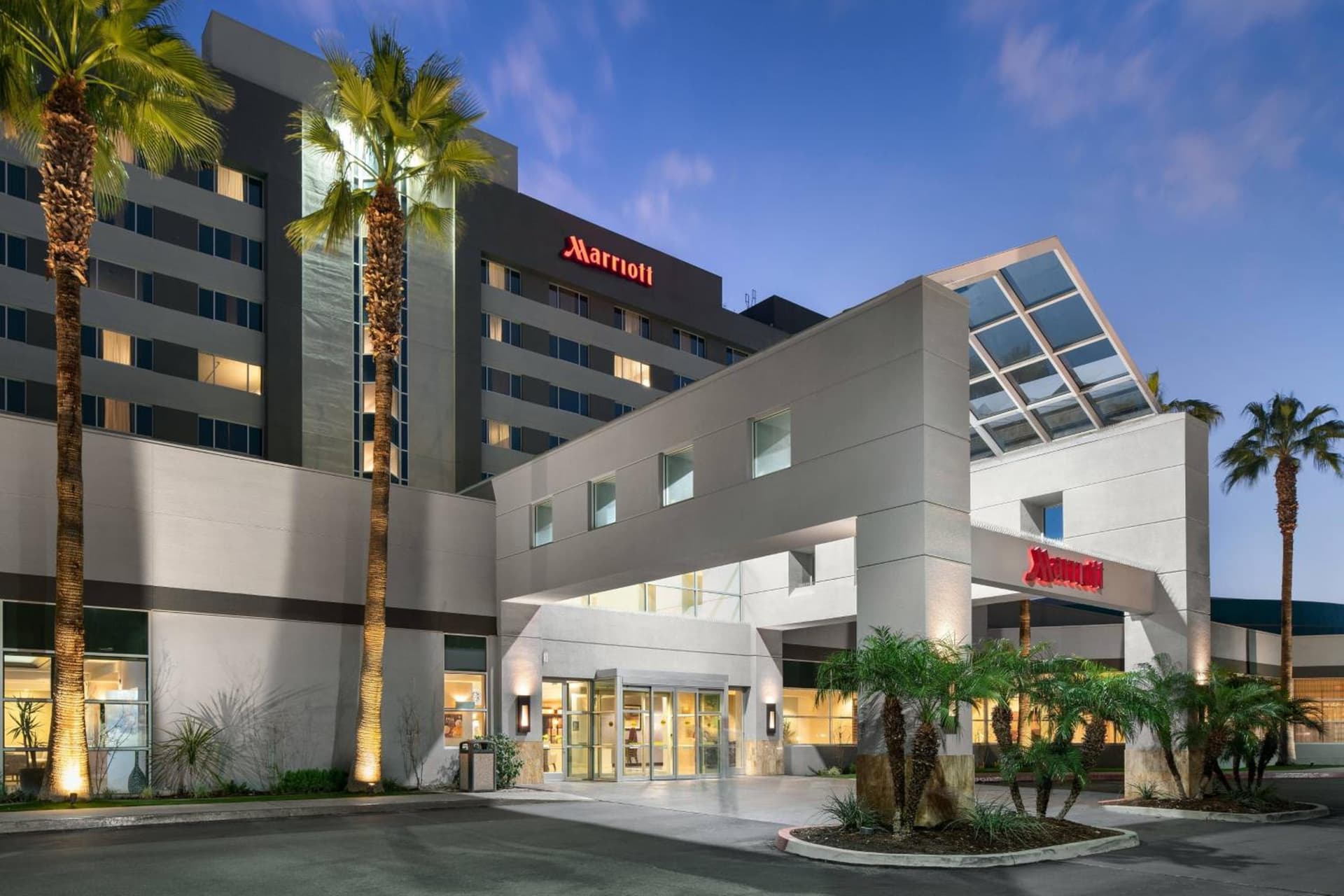 Bakersfield Marriott at the Convention Center interior in Bakersfield, CA — gallery photo 2