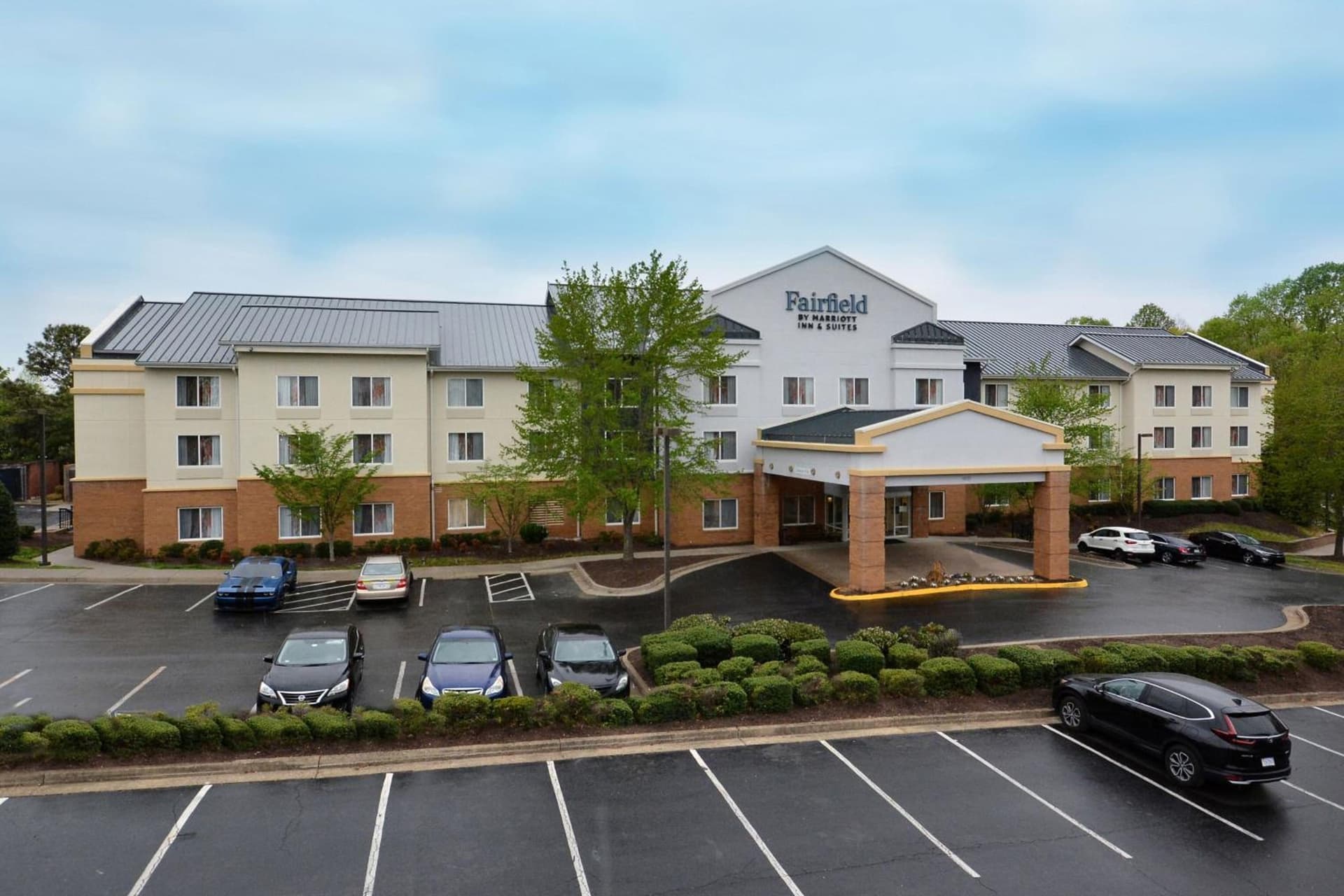 Fairfield Inn & Suites by Marriott Richmond Innsbrook featured exterior or lobby in Richmond, VA — similar hotel