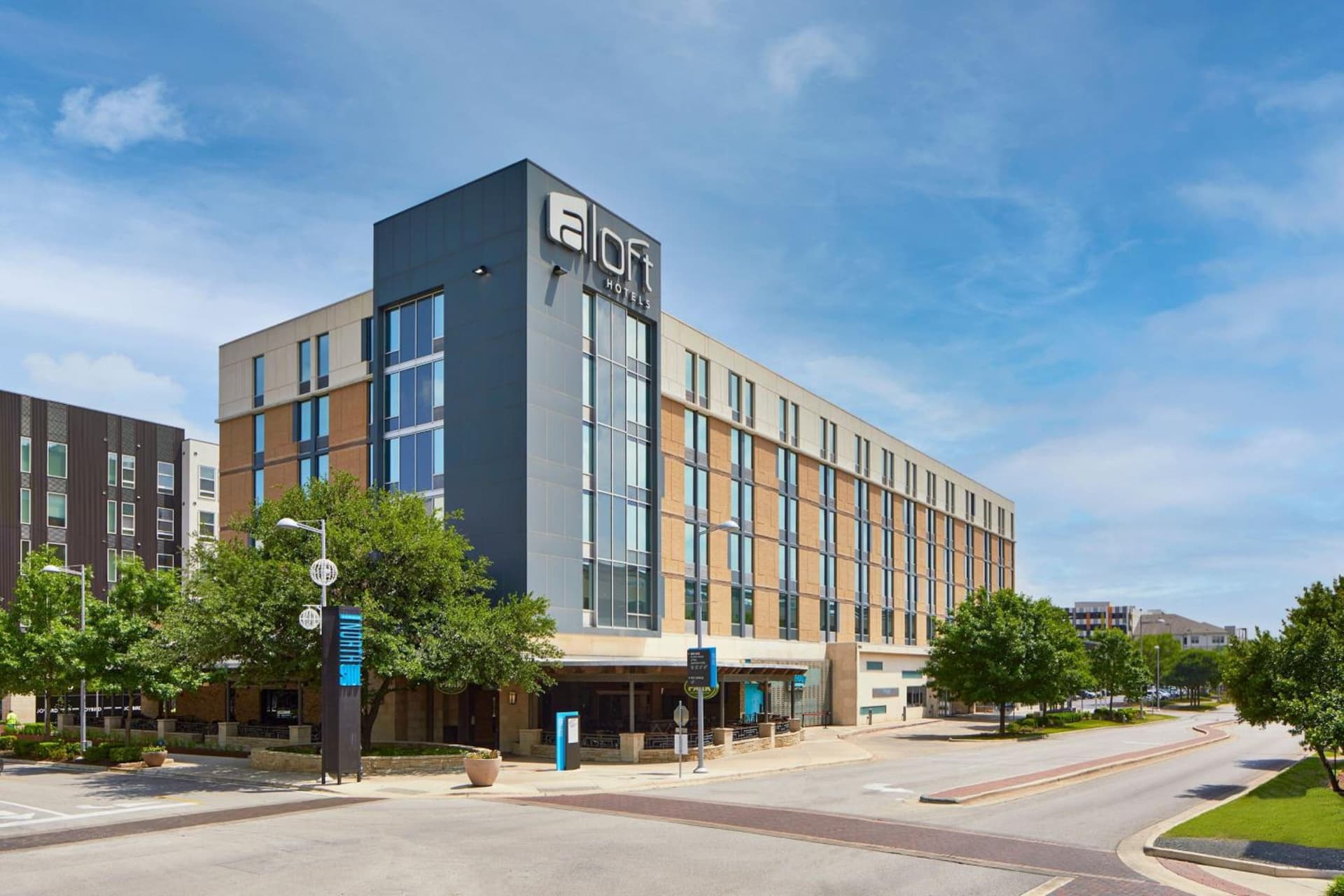 Aloft by Marriott Austin at The Domain interior in Austin, TX — gallery photo 2