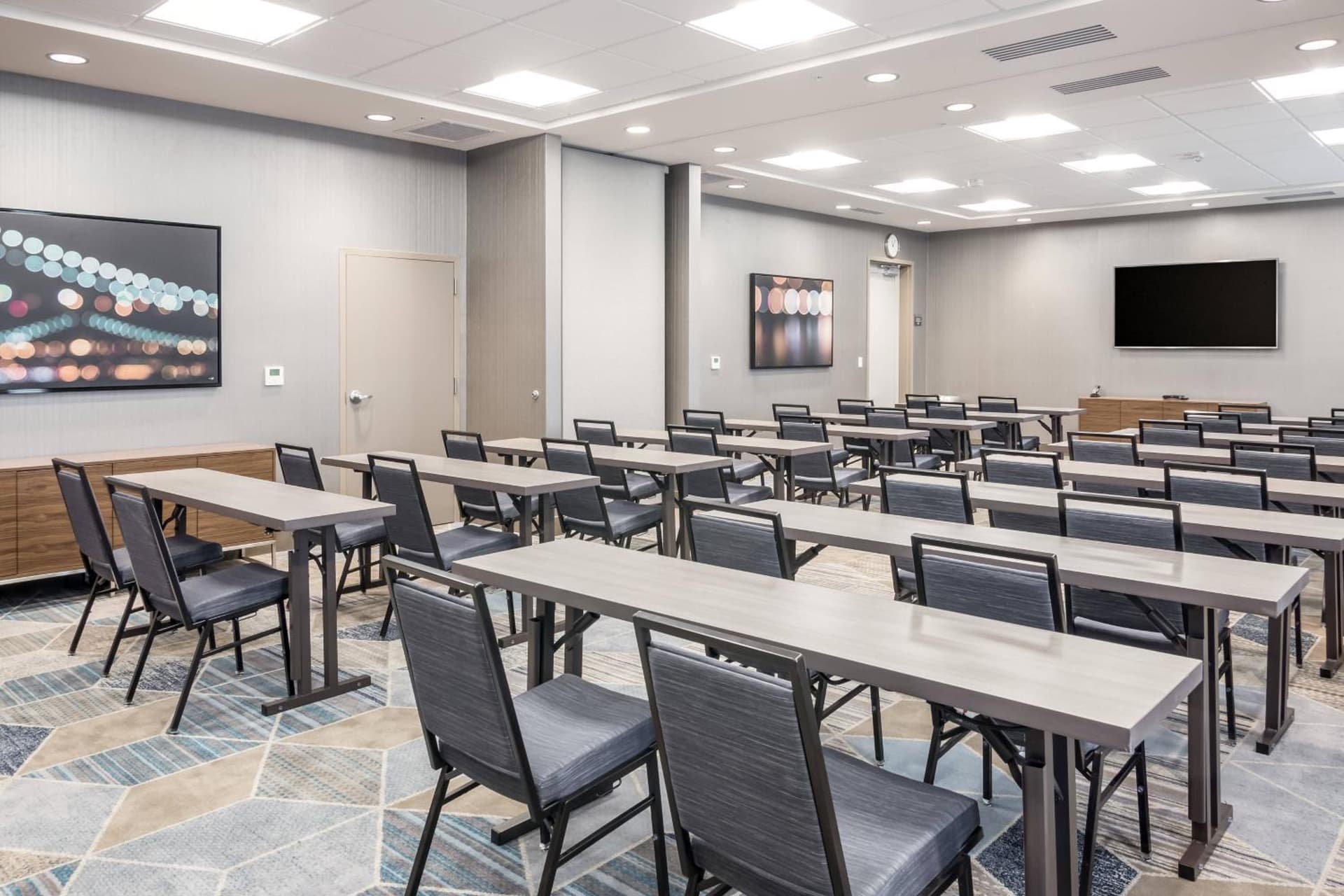 Residence Inn by Marriott San Jose North/Silicon Valley property views in San Jose, CA — gallery photo 3