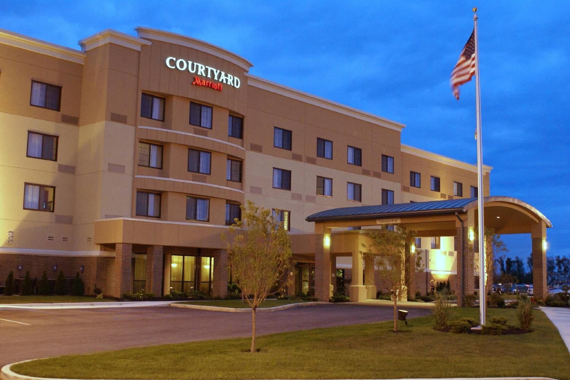 Courtyard Lima interior in Lima, OH — gallery photo 2