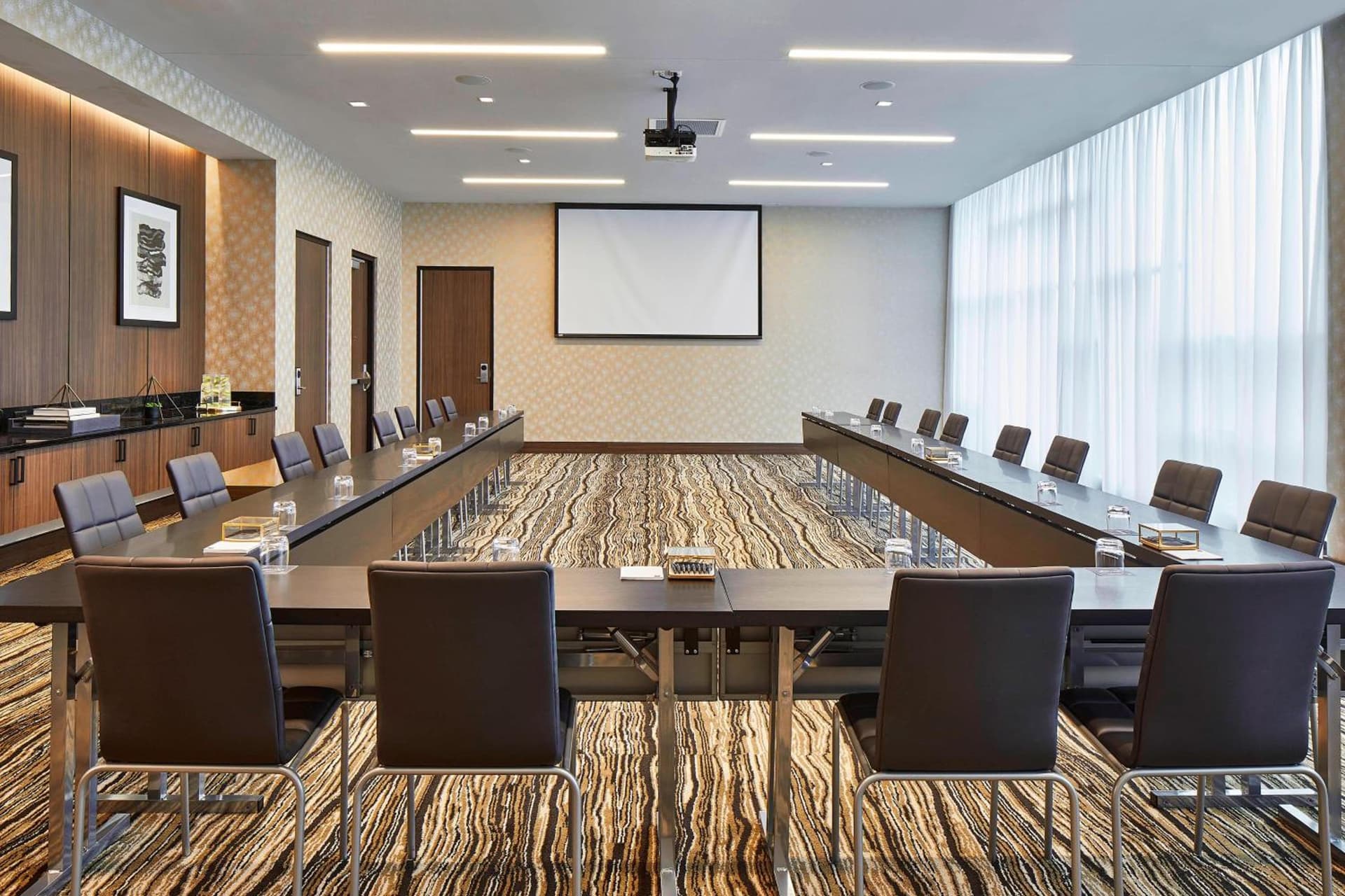 AC Hotel by Marriott Cleveland Beachwood gallery photo in Beachwood, OH — image 6