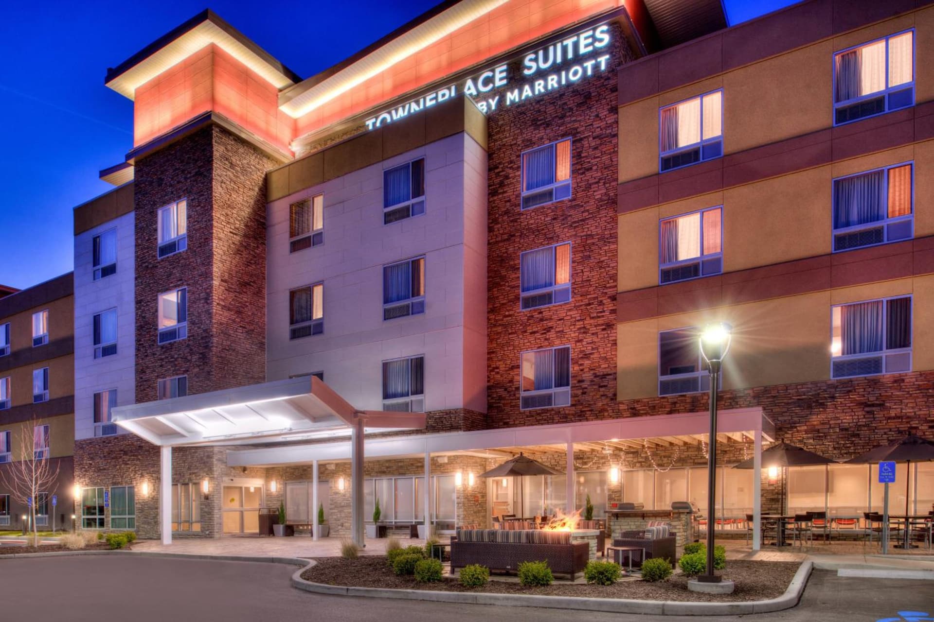 TownePlace Suites by Marriott St. Louis Chesterfield interior in Chesterfield, MO — gallery photo 2