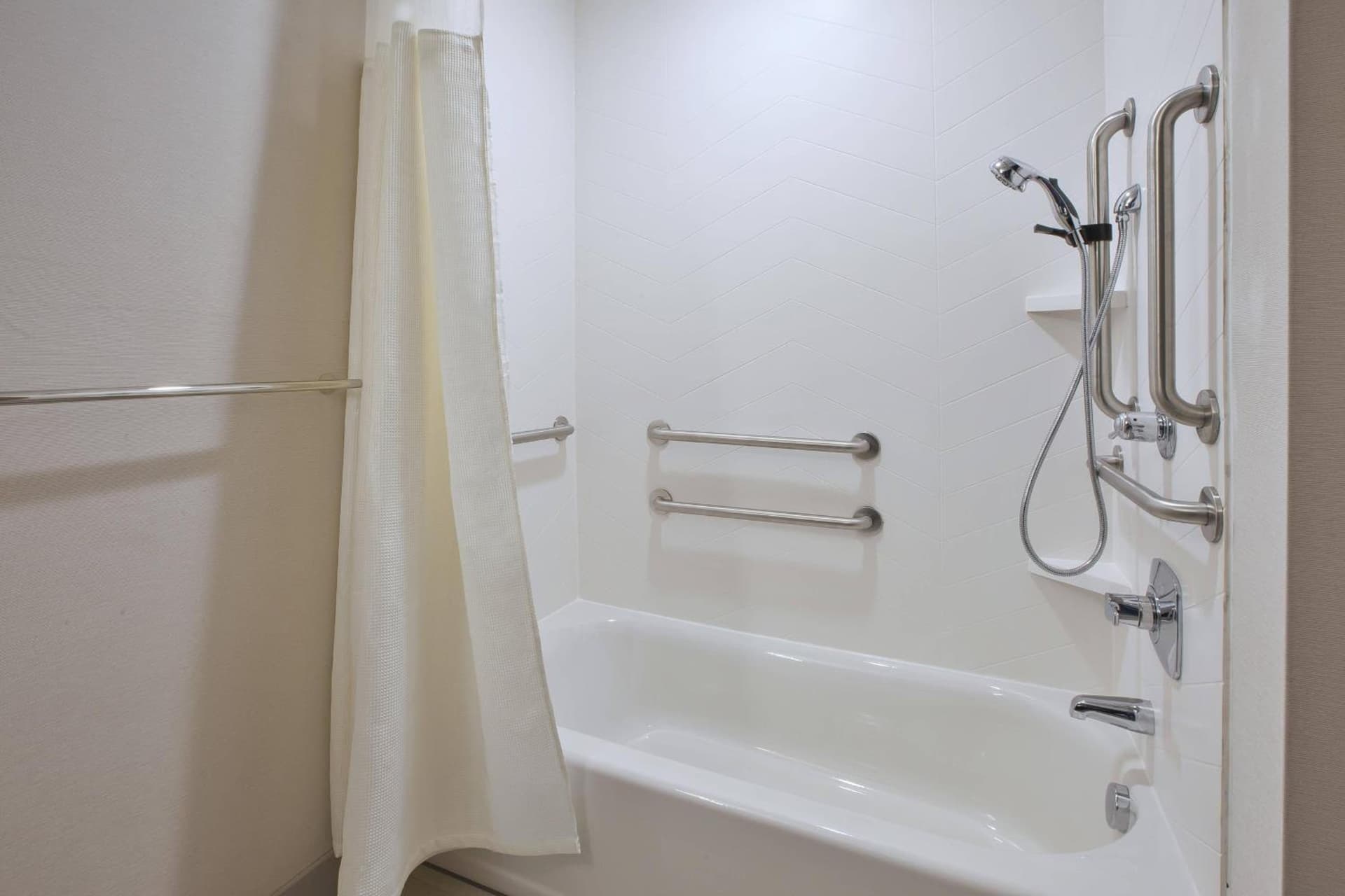 Fairfield Inn & Suites by Marriott Flint Grand Blanc gallery photo in Grand Blanc, MI — image 32