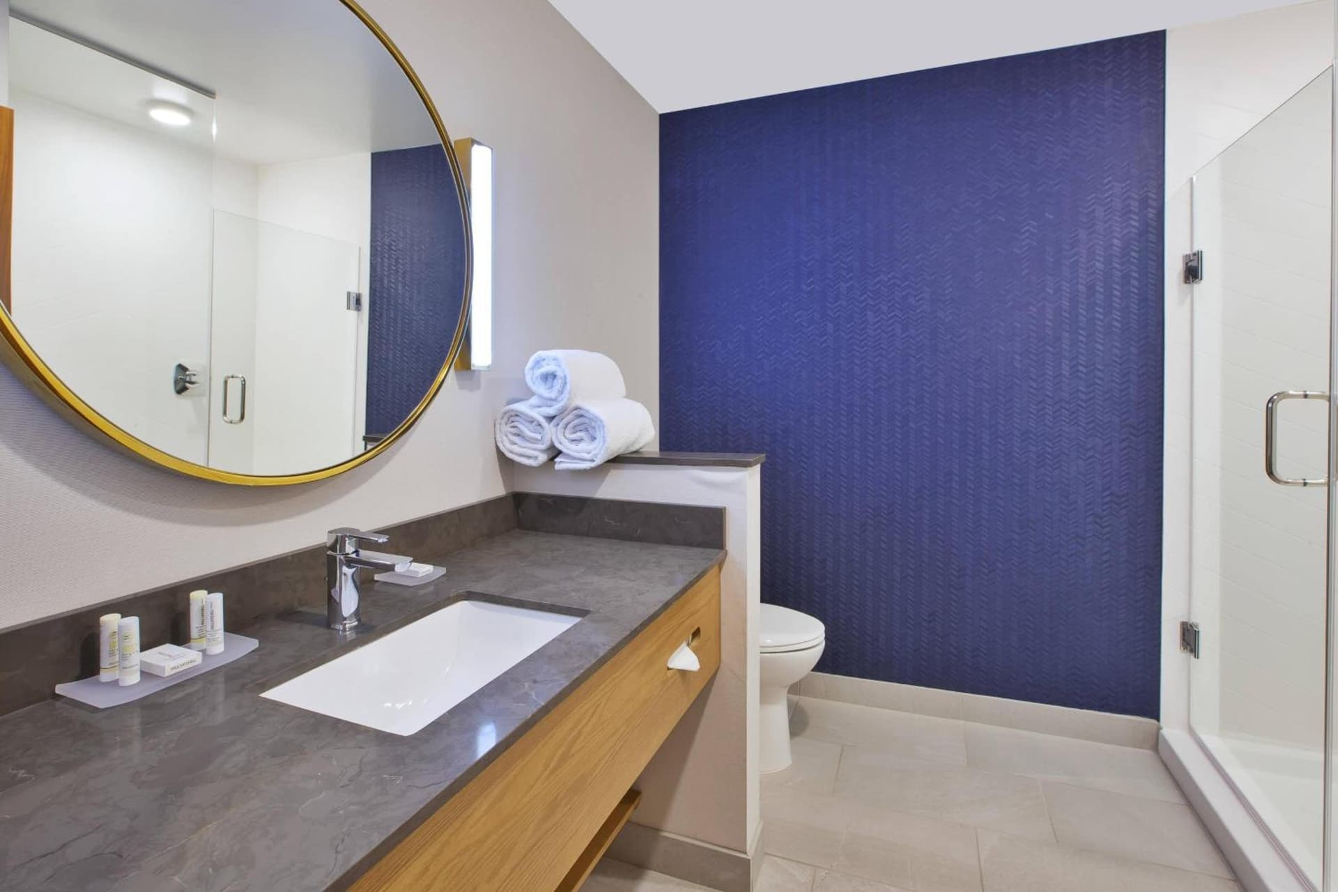 Fairfield Inn & Suites by Marriott Flint Grand Blanc interior in Grand Blanc, MI — gallery photo 2