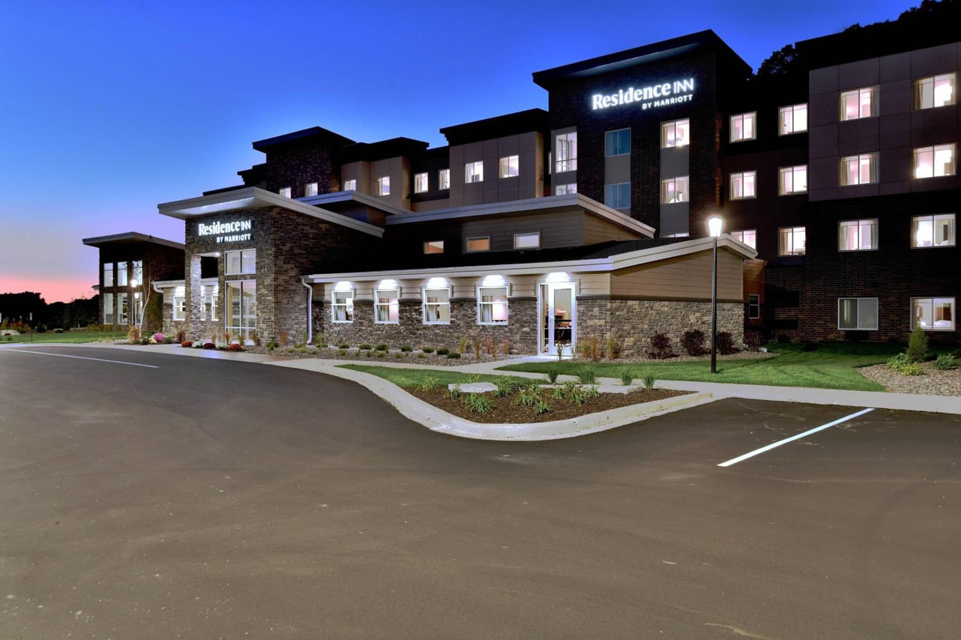 Residence Inn by Marriott Eau Claire interior in Eau Claire, WI — gallery photo 2