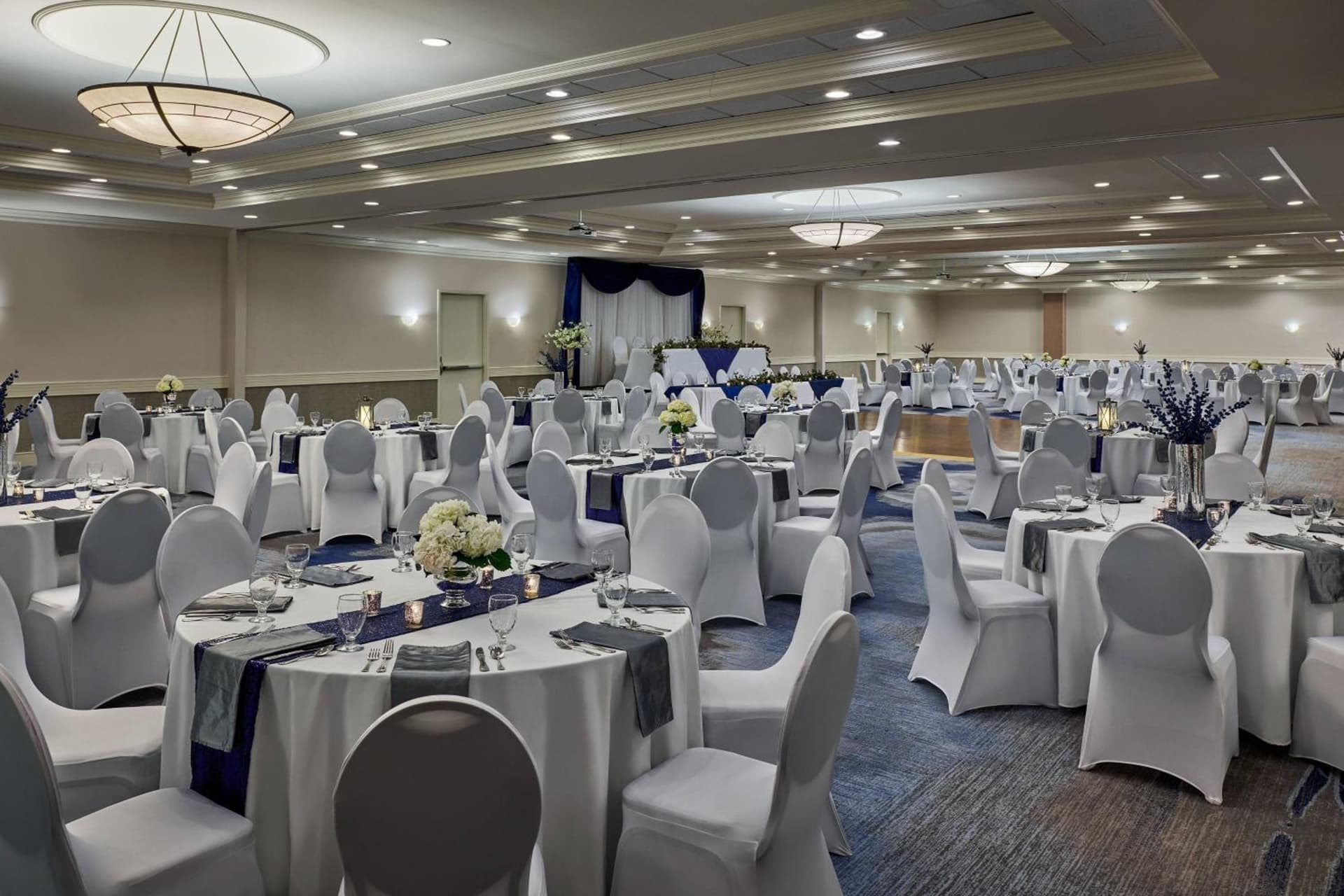 Delta Hotels by Marriott Muskegon Convention Center gallery photo in Muskegon, MI — image 37