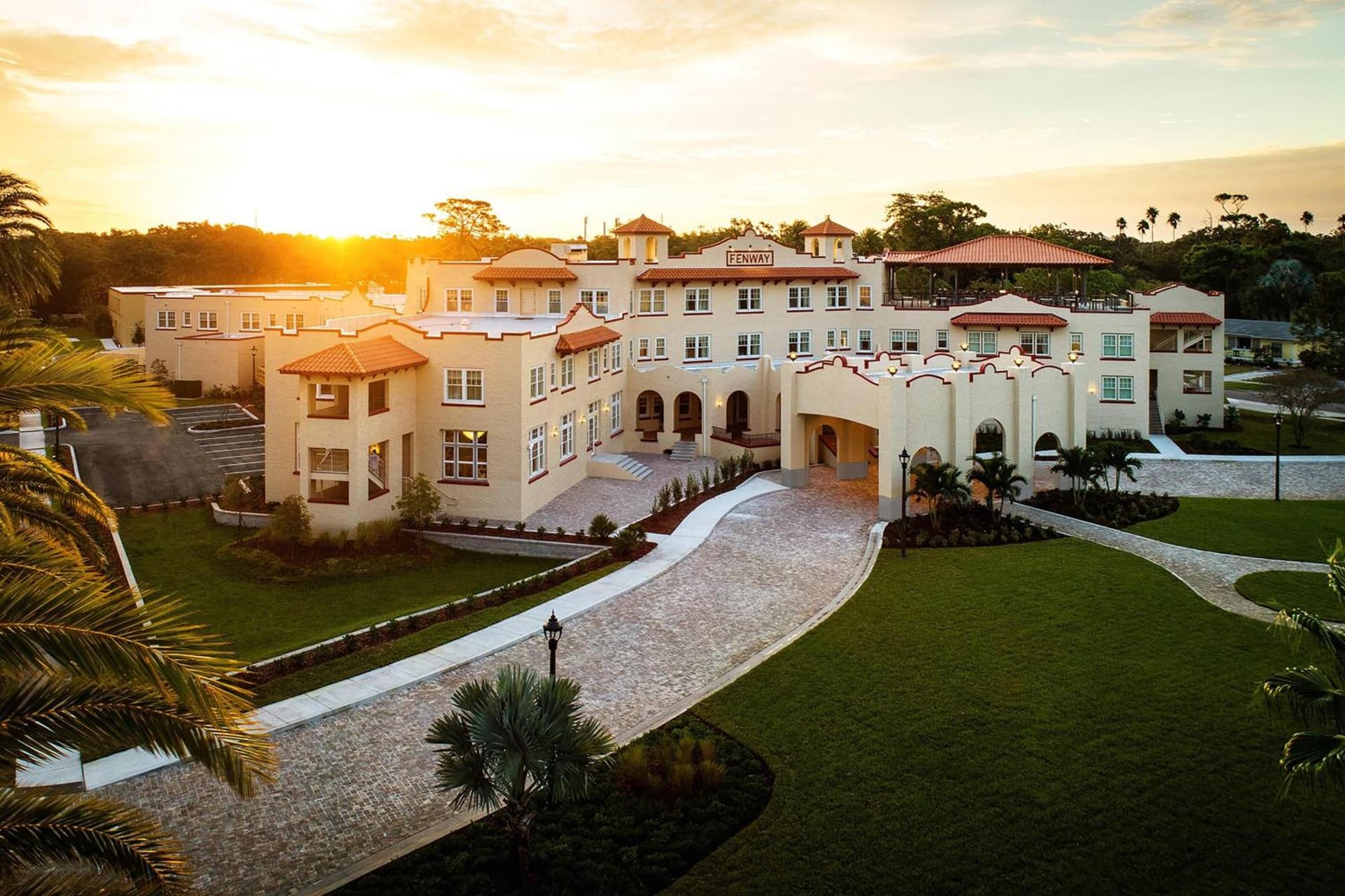 Fenway Hotel, Autograph Collection interior in Dunedin, FL — gallery photo 2