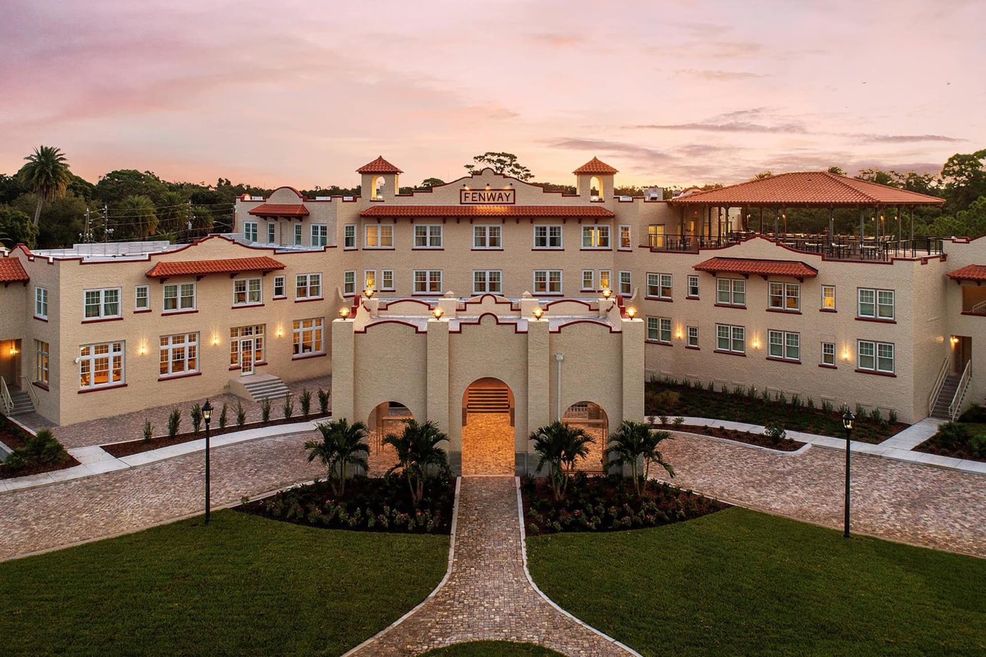 Fenway Hotel, Autograph Collection property views in Dunedin, FL — gallery photo 3