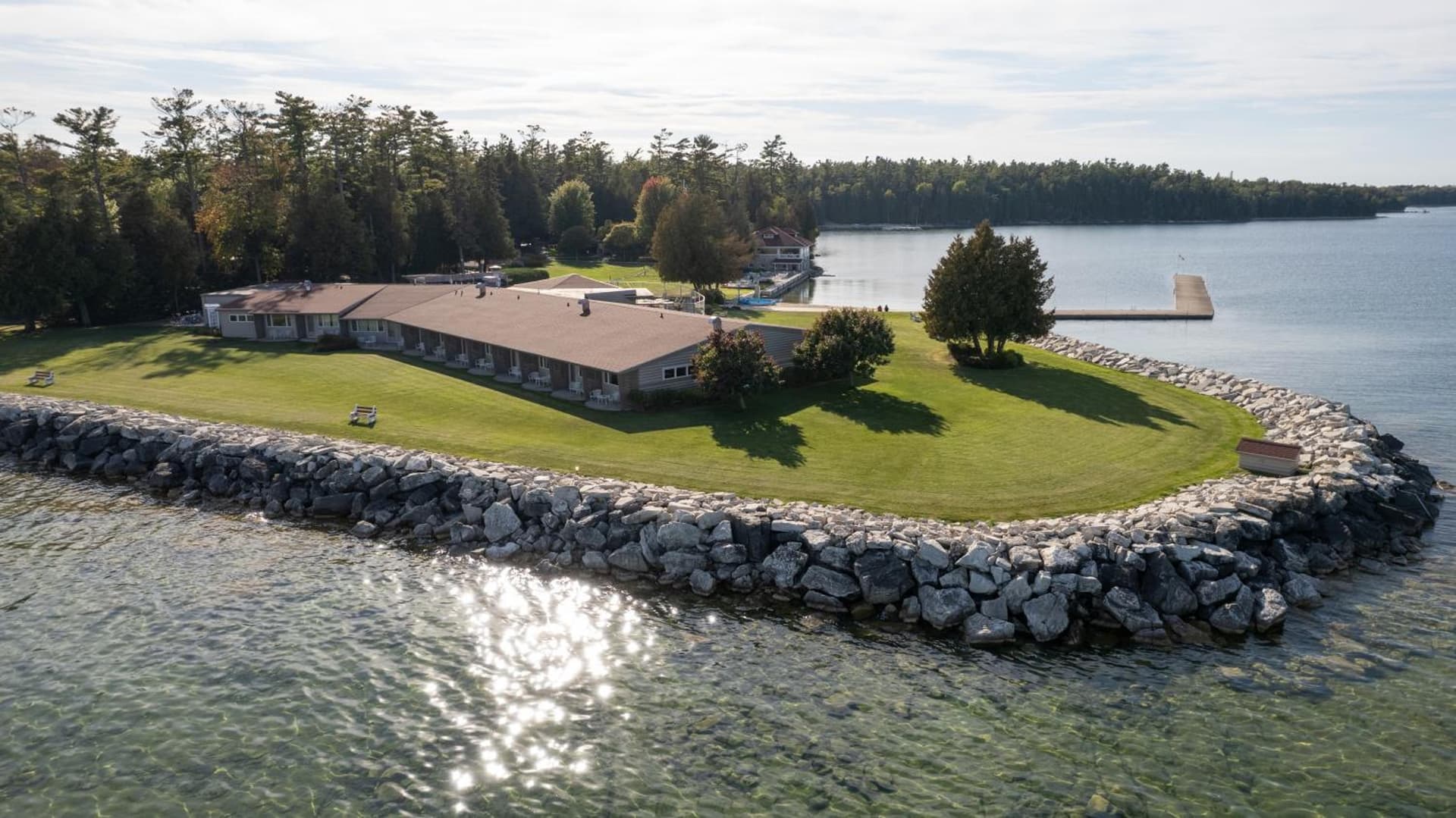 Gordon Lodge interior in Baileys Harbor, WI — gallery photo 2