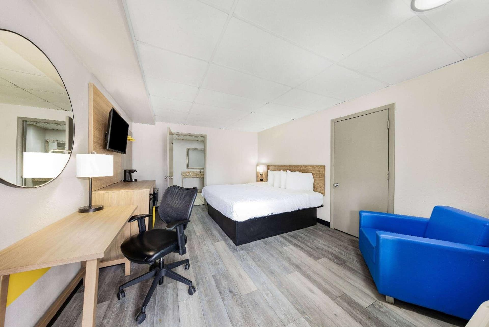 Days Inn by Wyndham Fredericksburg North gallery photo in Fredericksburg, VA — image 21