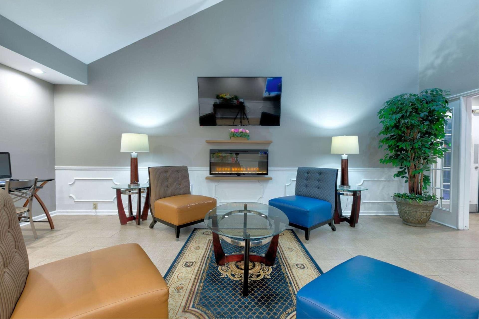 Baymont by Wyndham Prattville - Montgomery interior in Prattville, AL — gallery photo 2
