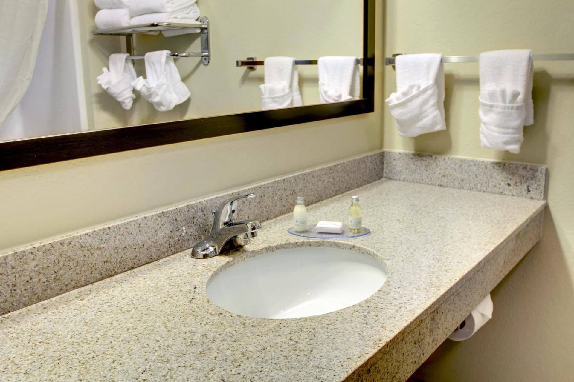 Cobblestone Hotel & Suites - Waynesboro gallery photo in Rouzerville, PA — image 19