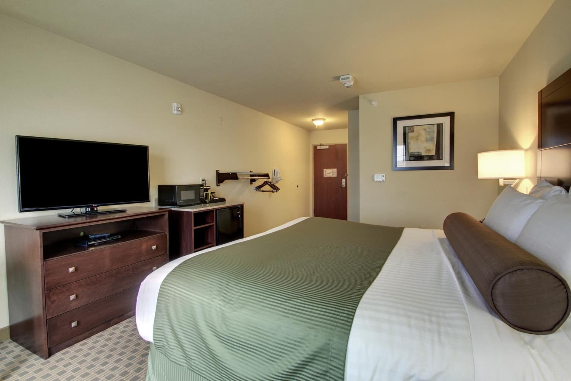 Cobblestone Hotel & Suites - Waynesboro interior in Rouzerville, PA — gallery photo 2