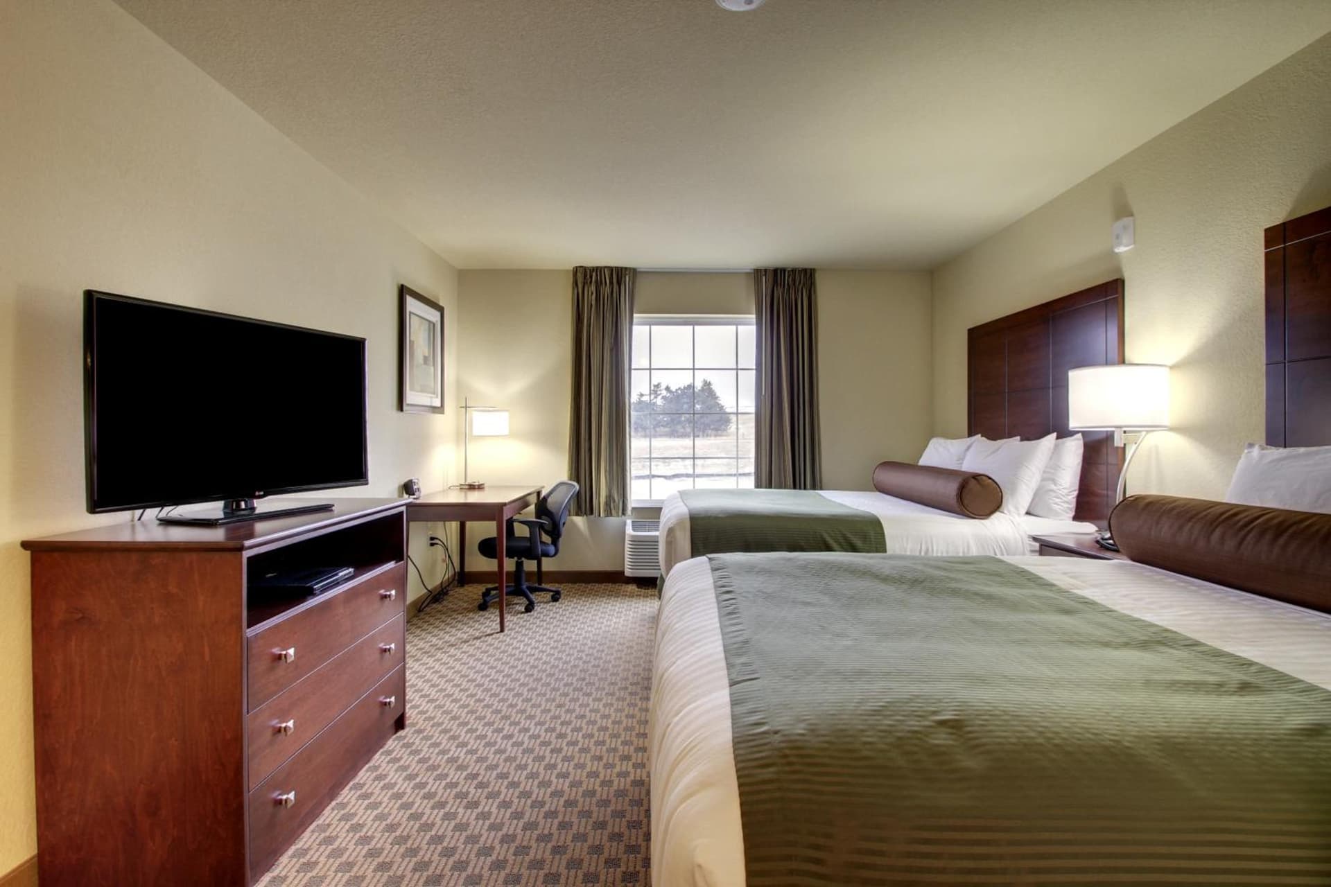 Cobblestone Hotel & Suites - Waynesboro gallery photo in Rouzerville, PA — image 12