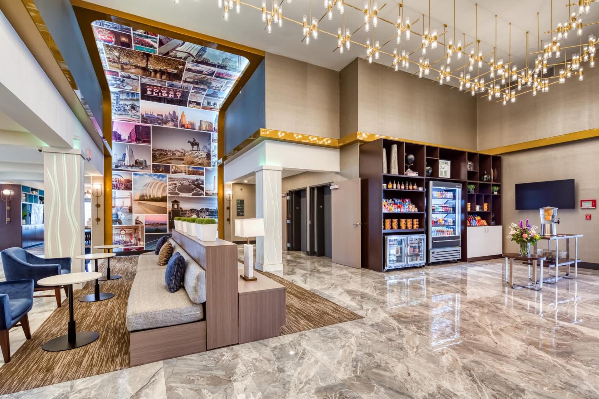 Holiday Inn Kansas City - Downtown by IHG interior in Kansas City, MO — gallery photo 2